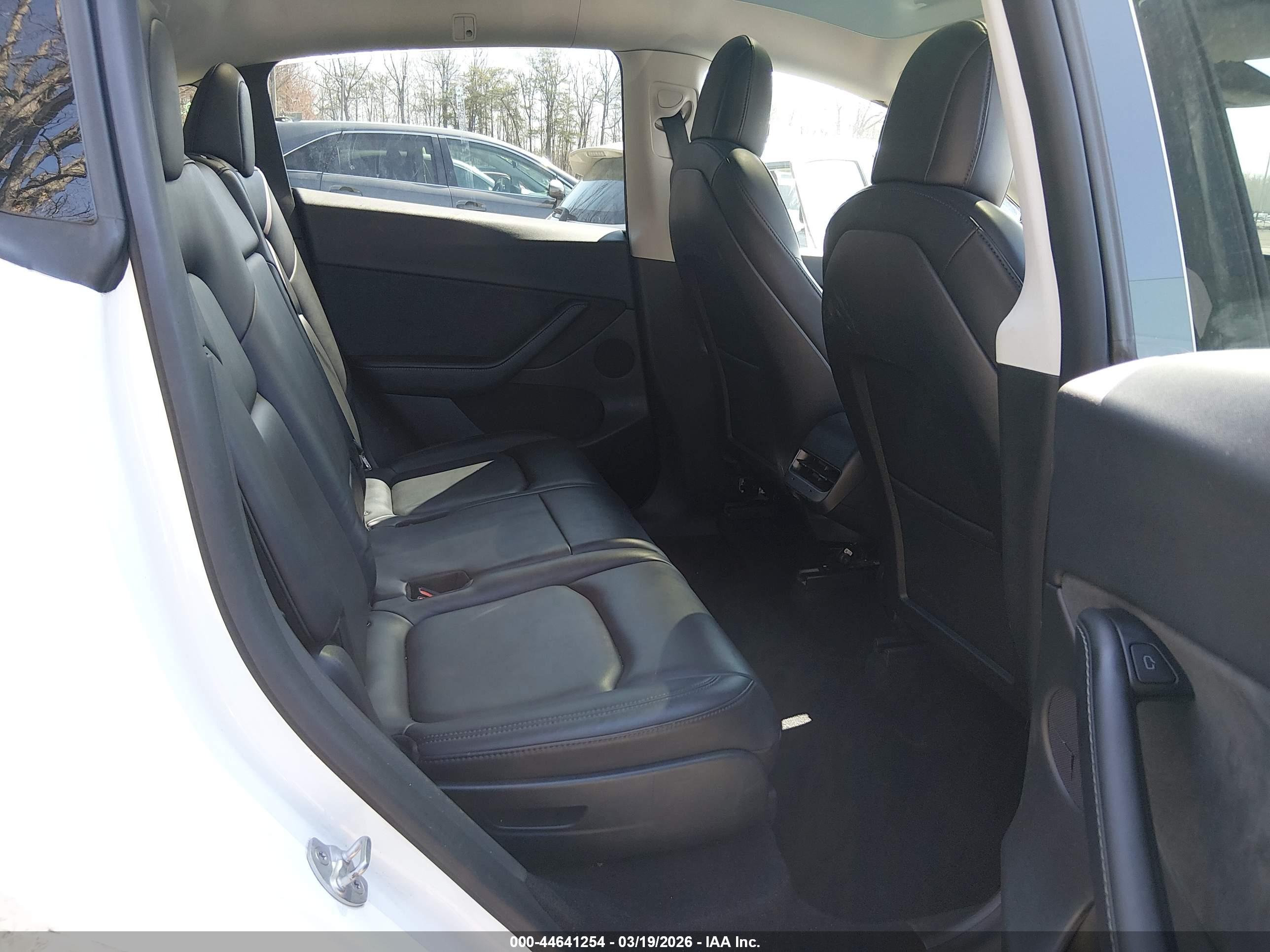 TESLA MODEL image 8