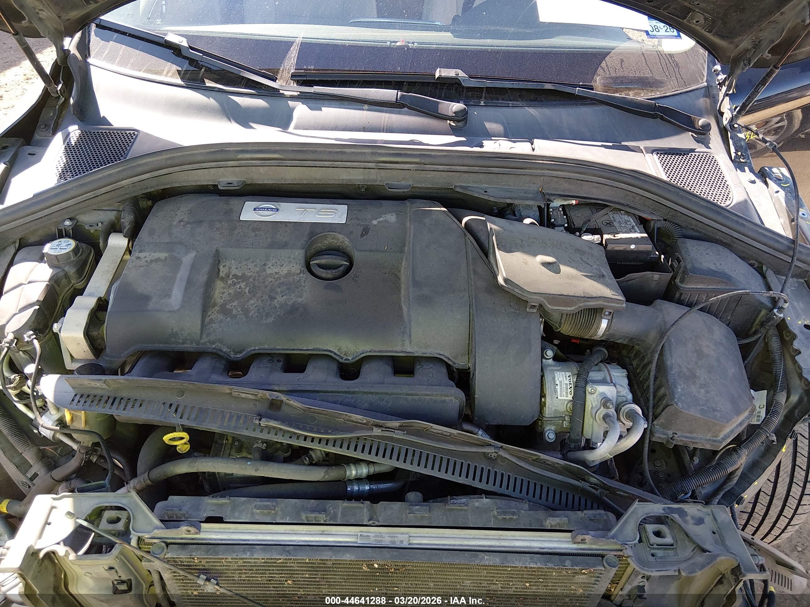 VOLVO XC60 image 10