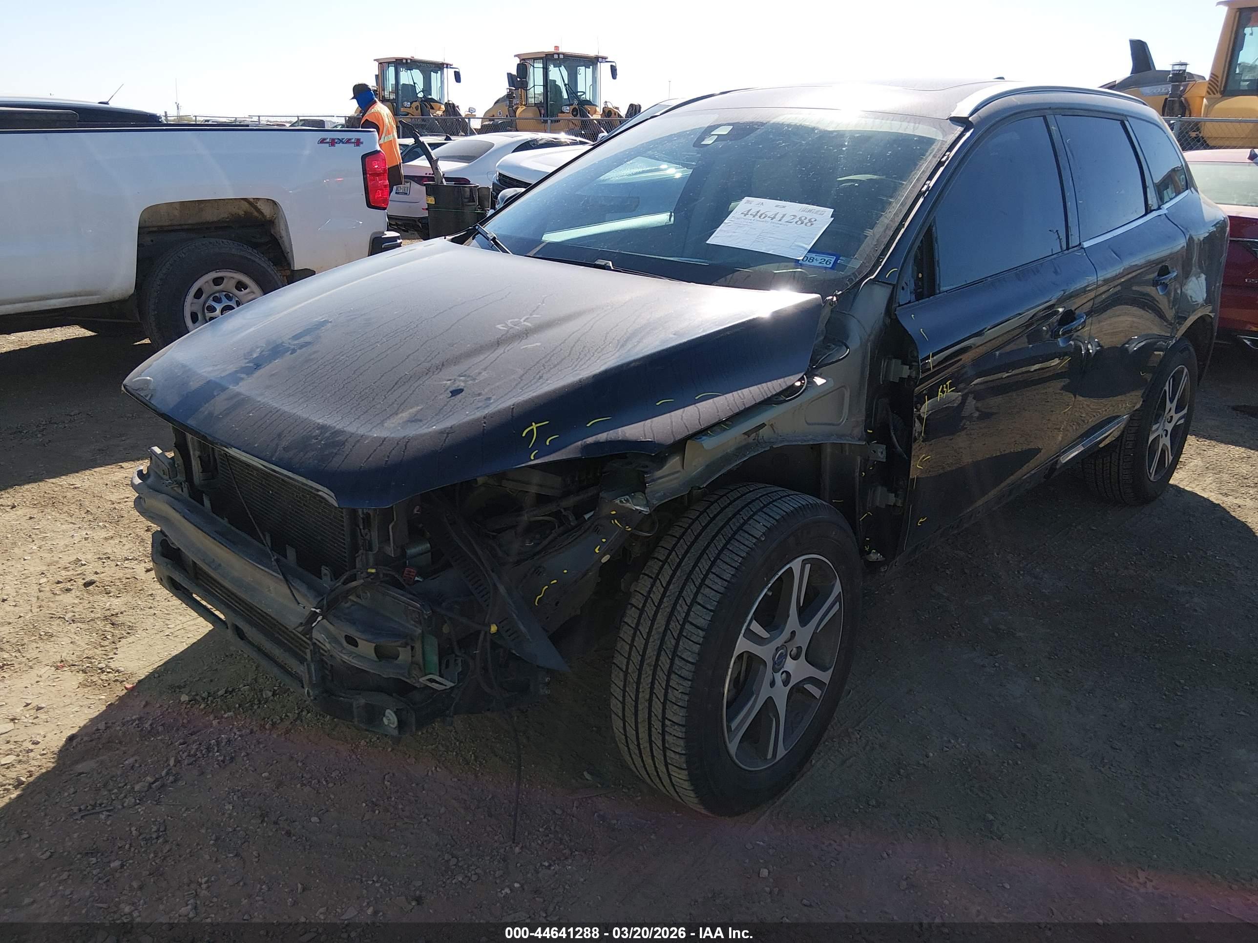 VOLVO XC60 image 2