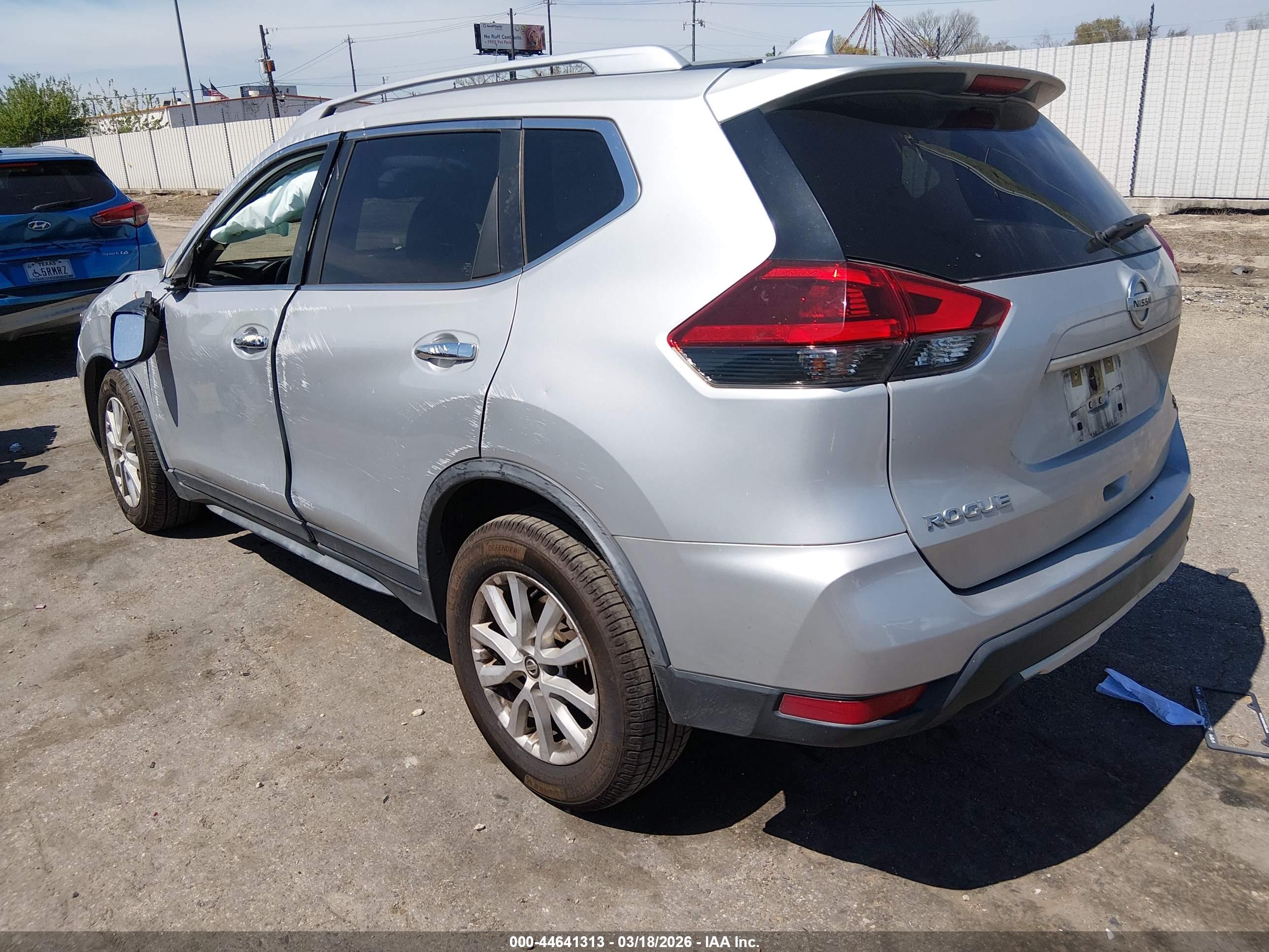 NISSAN ROGUE image 3