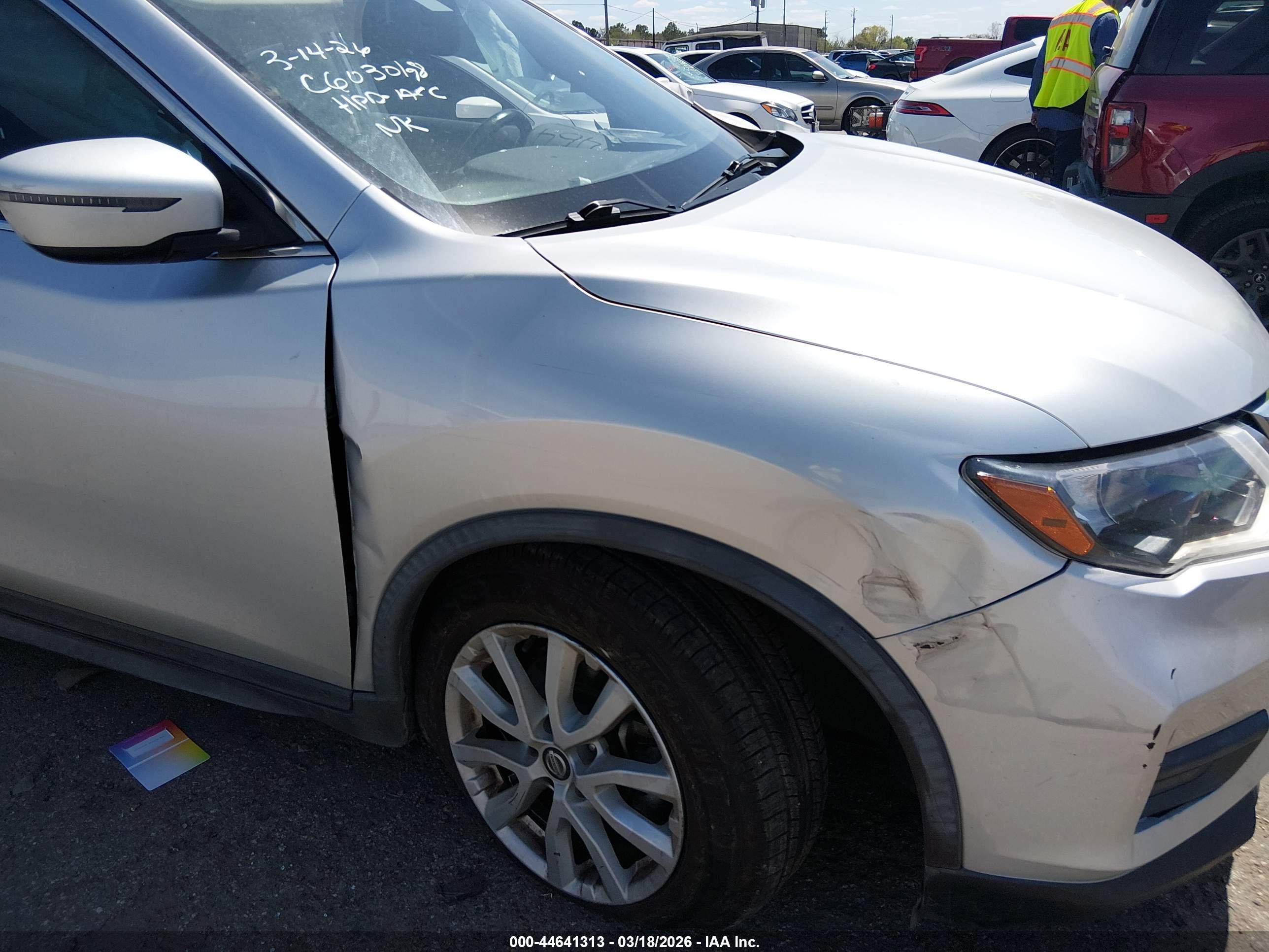 NISSAN ROGUE image 6