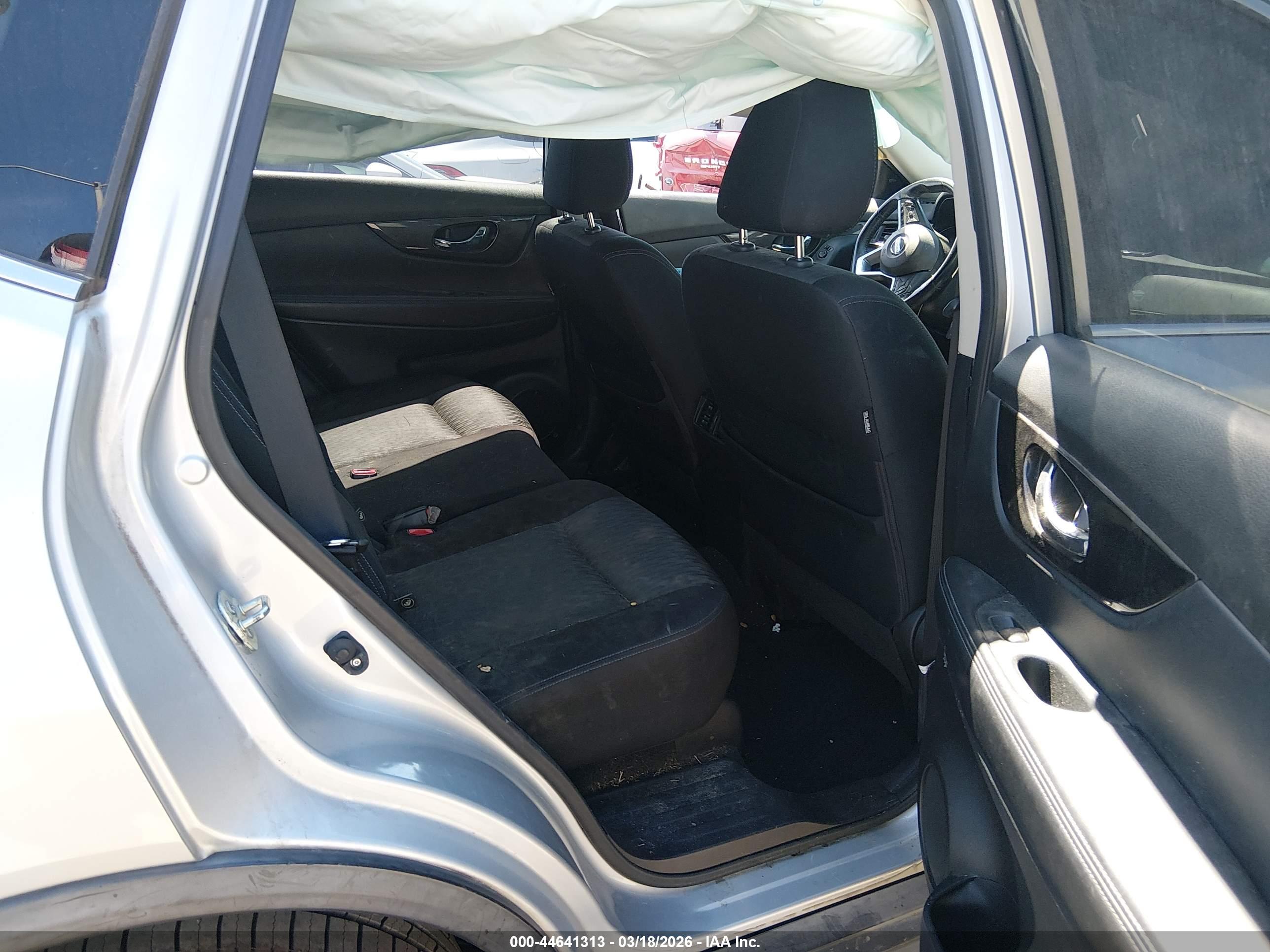 NISSAN ROGUE image 8