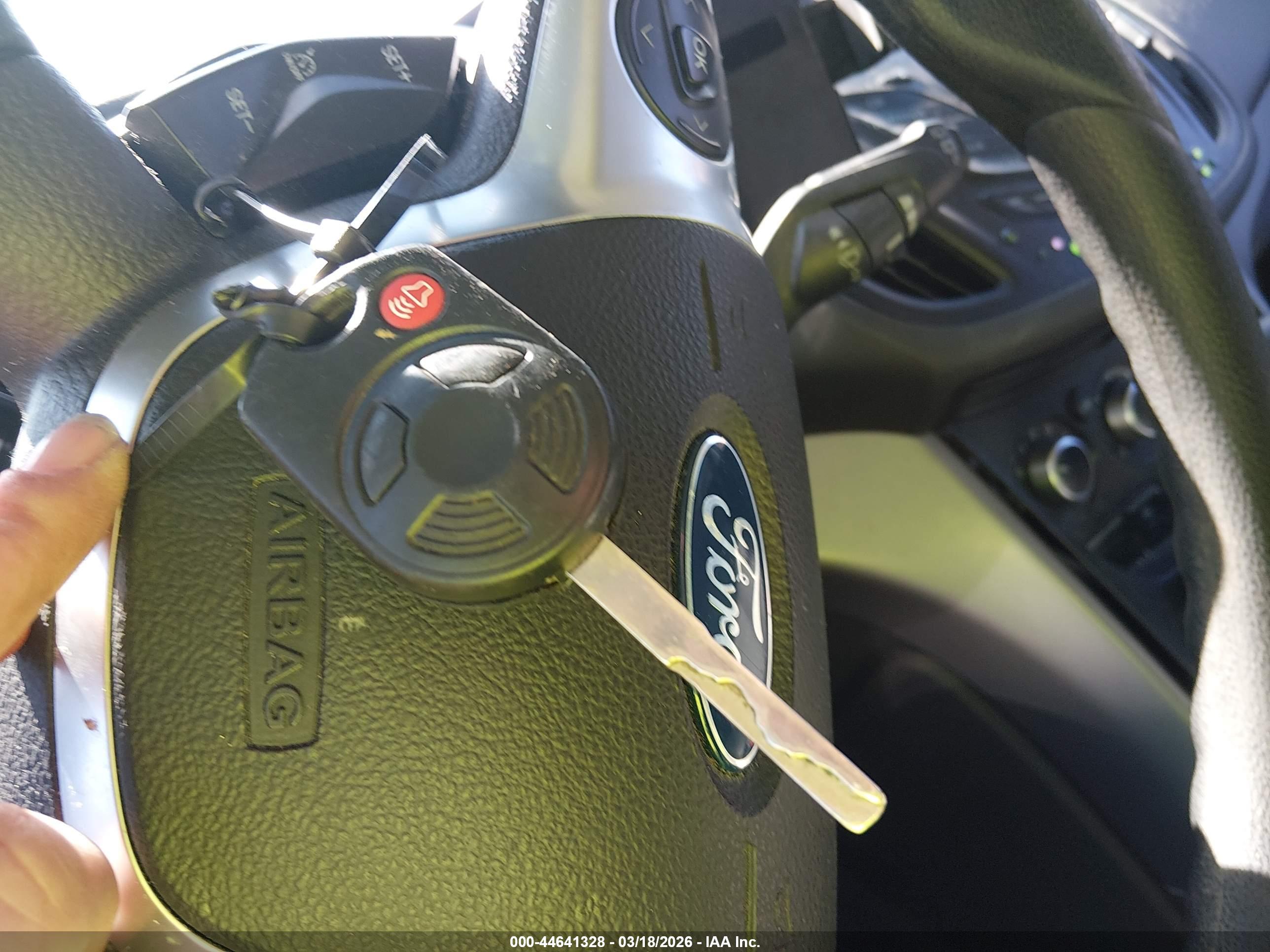 FORD ESCAPE image 11