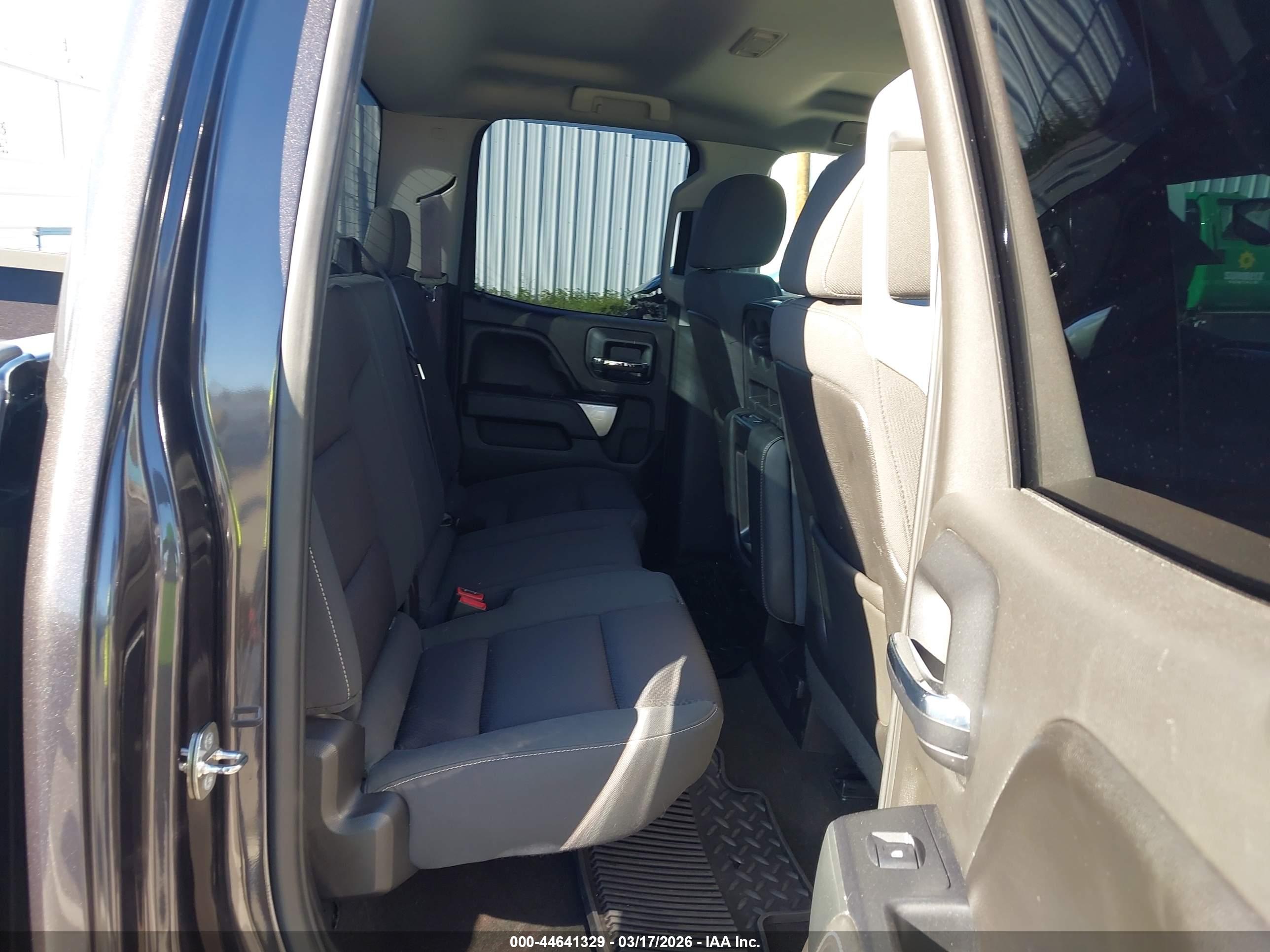 CHEVROLET SILVERADO image 8