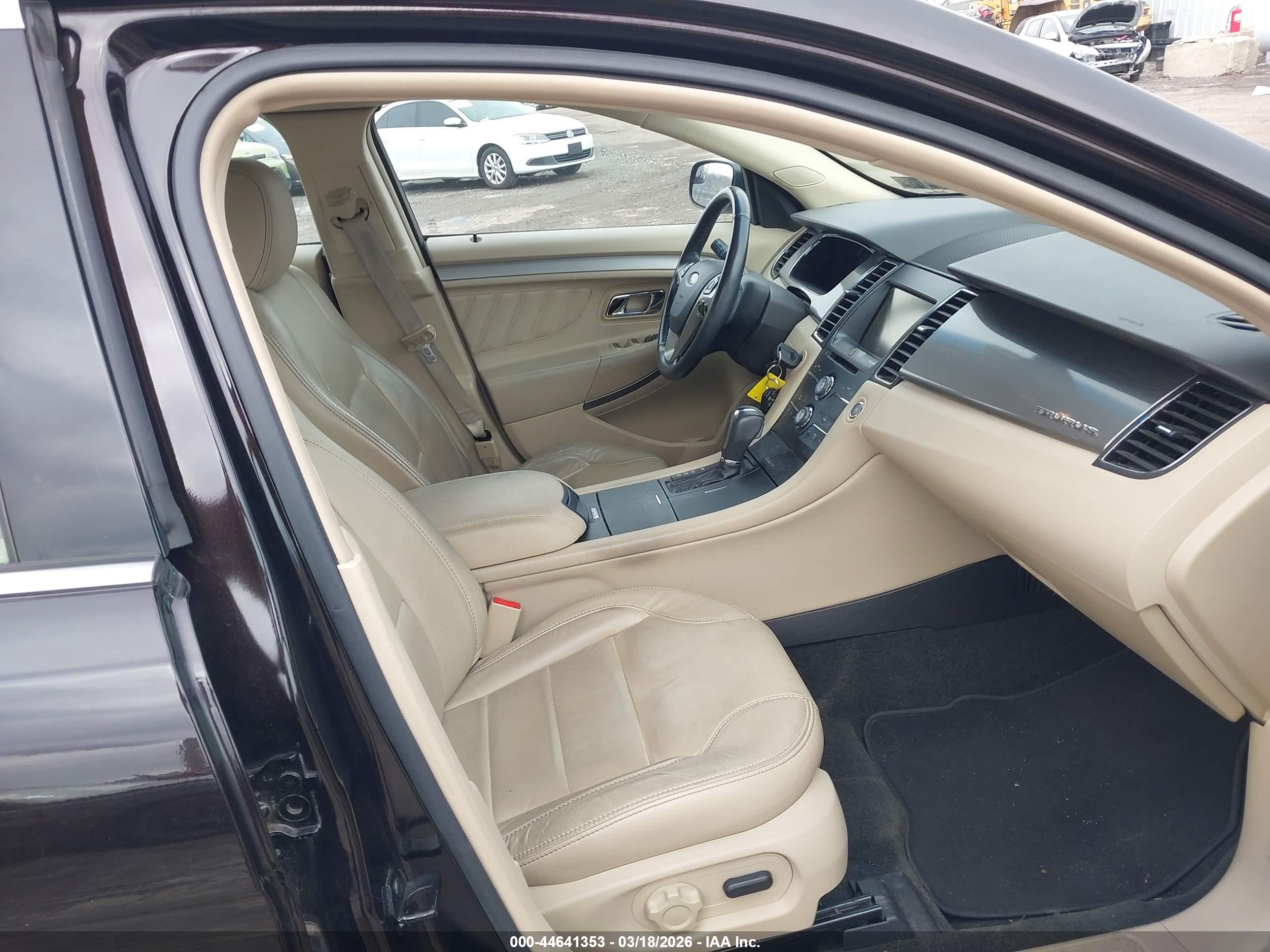 FORD TAURUS image 5