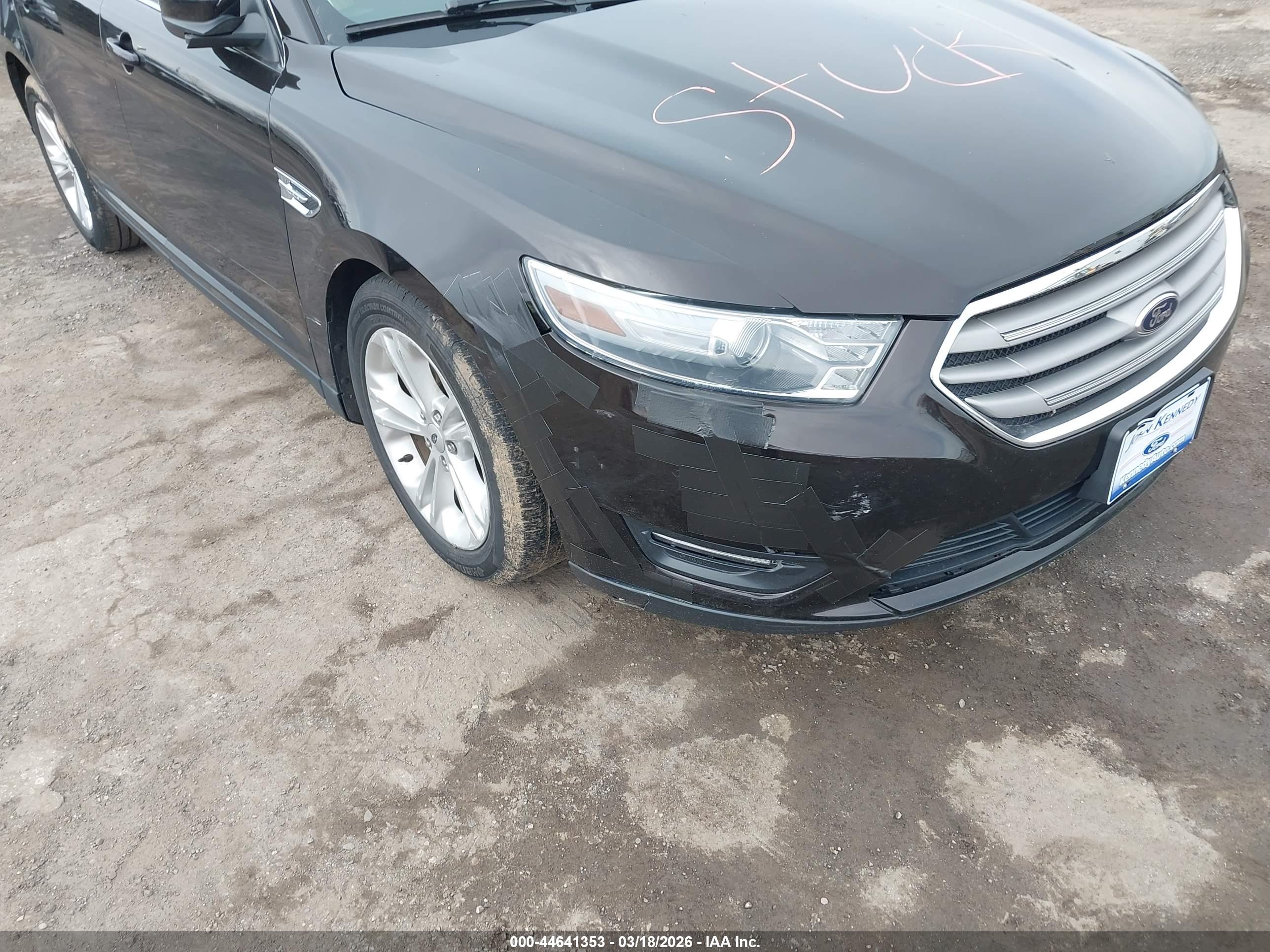 FORD TAURUS image 6