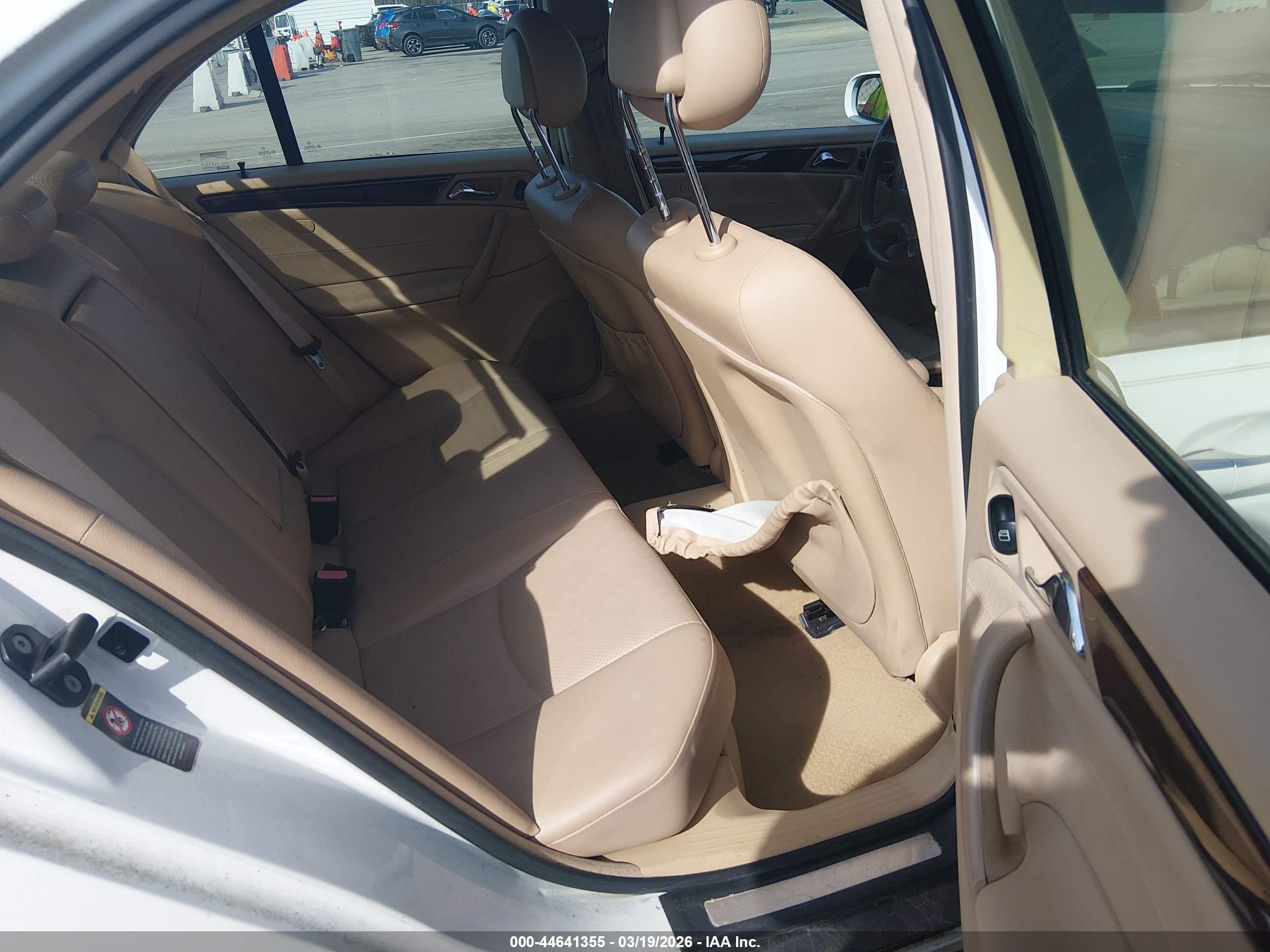 MERCEDES-BENZ C image 8