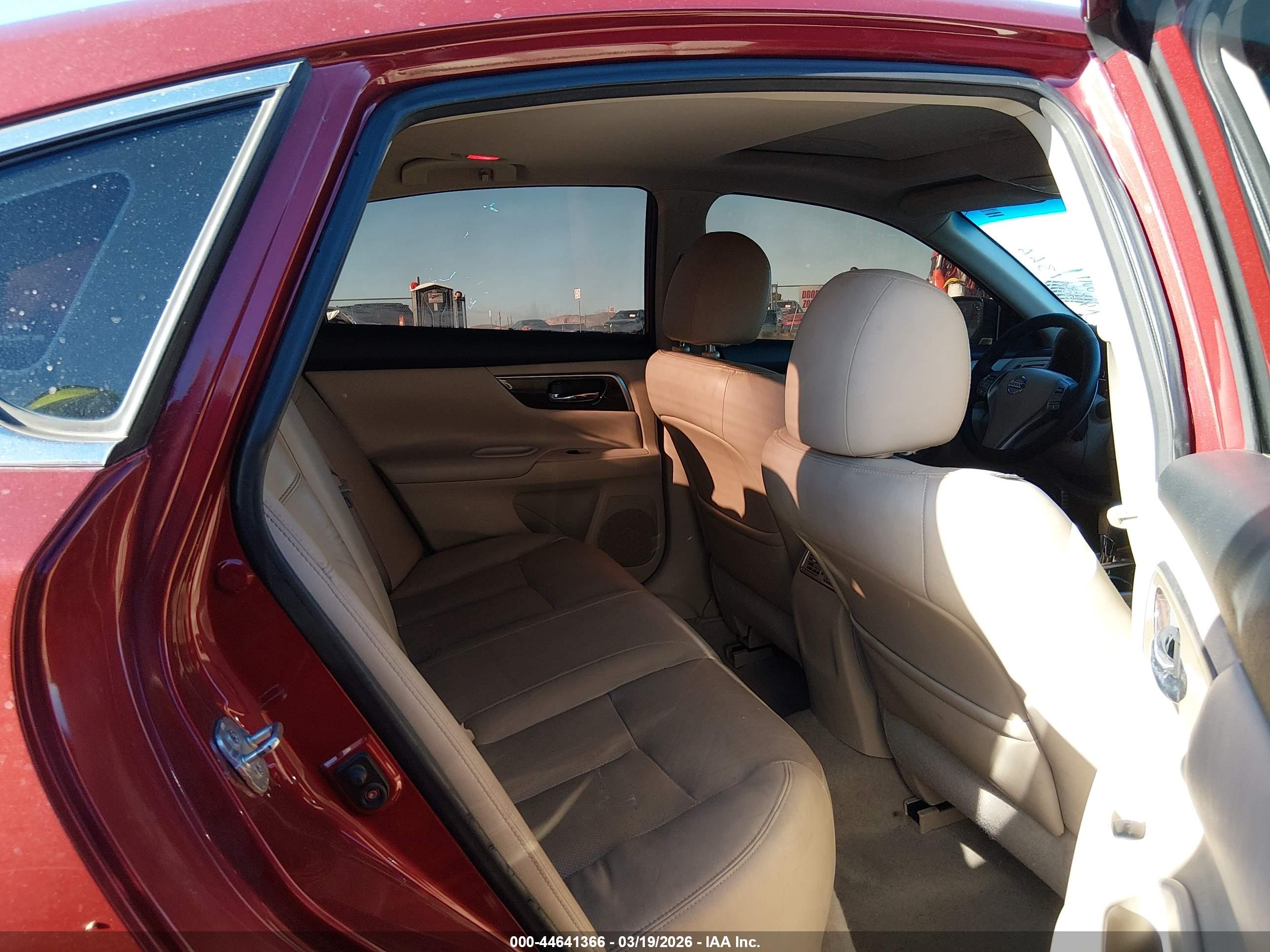 NISSAN ALTIMA image 8