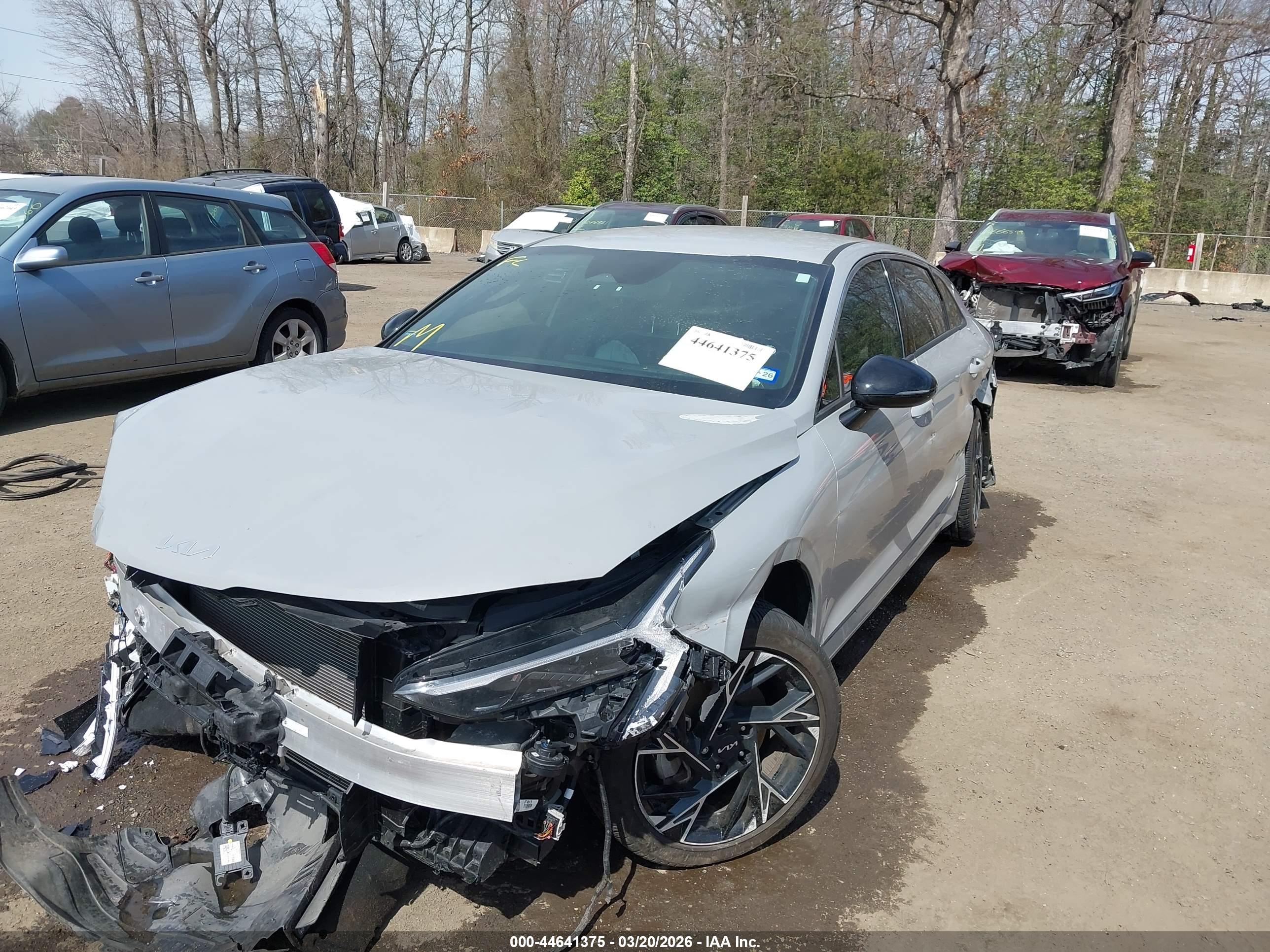 KIA K5 image 2