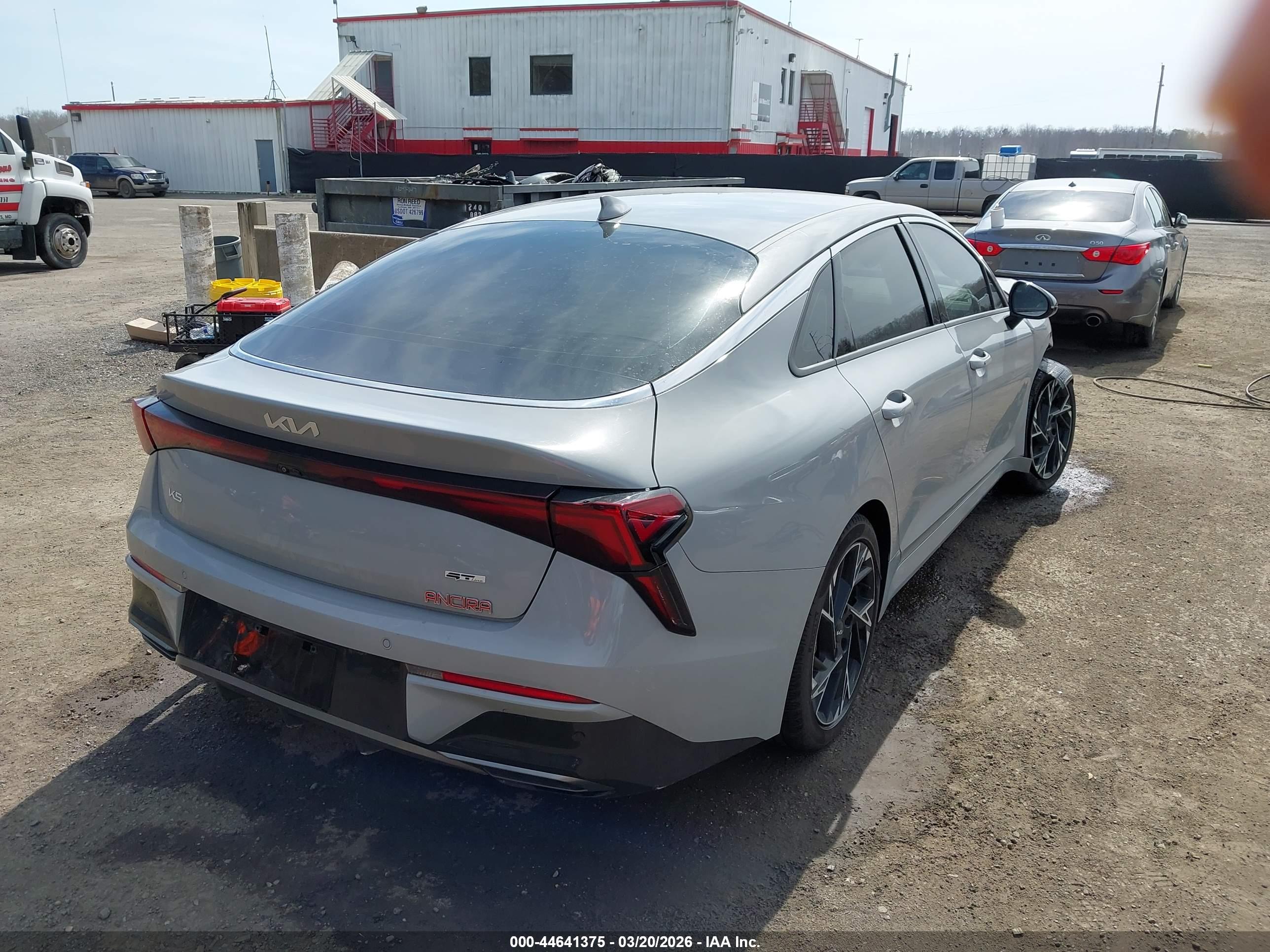 KIA K5 image 4