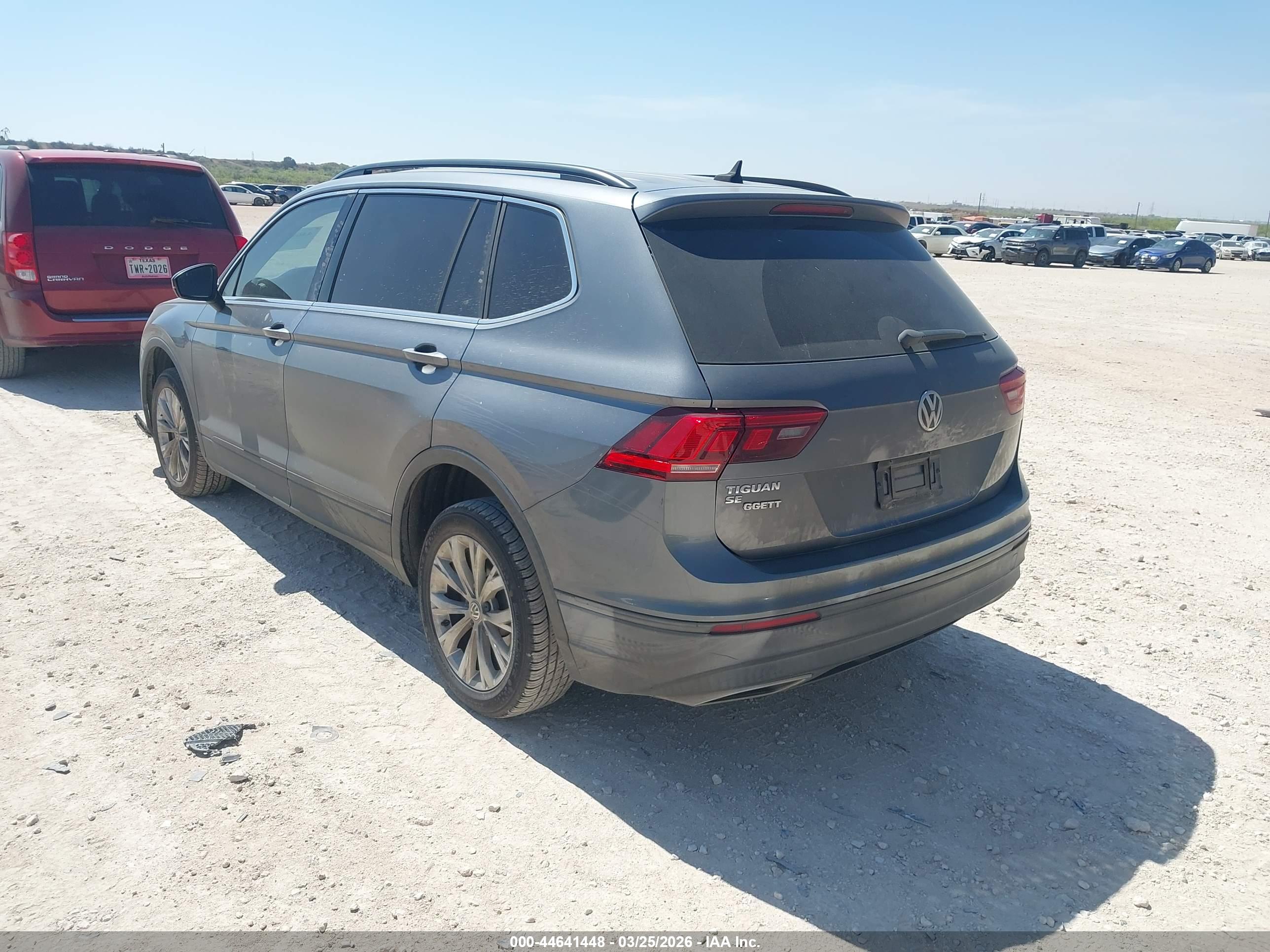 VOLKSWAGEN TIGUAN image 3
