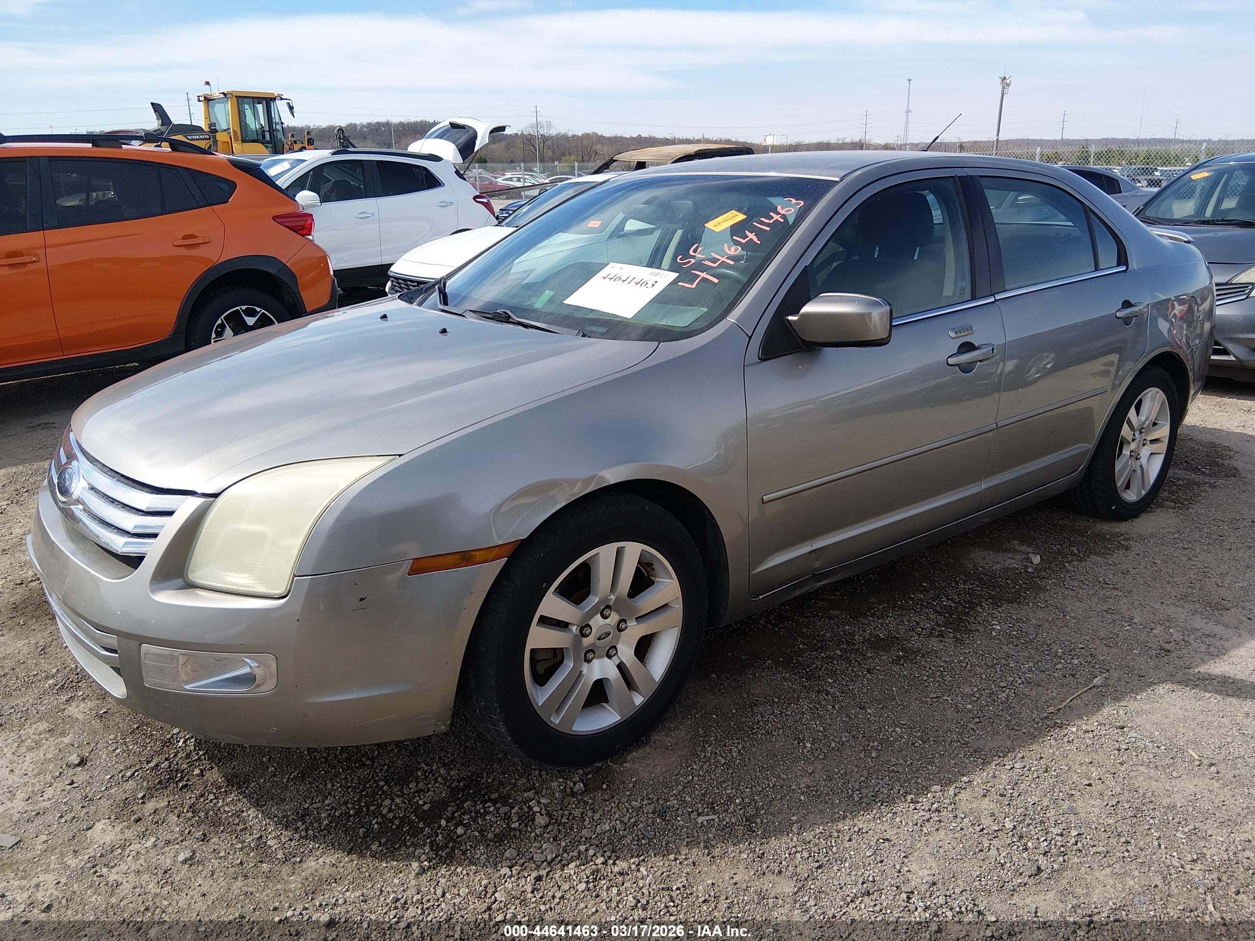 FORD FUSION image 2