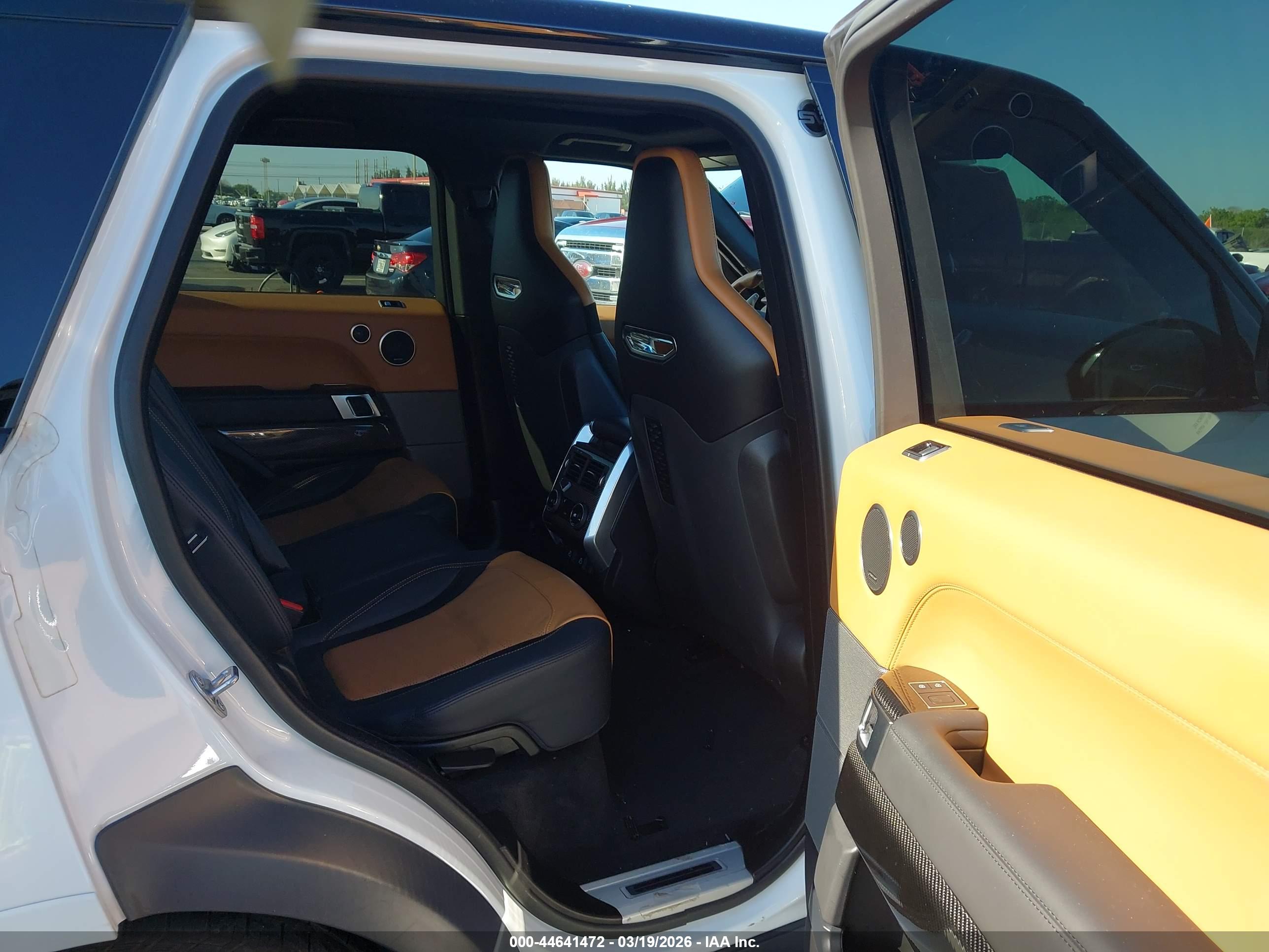 LAND ROVER image 8