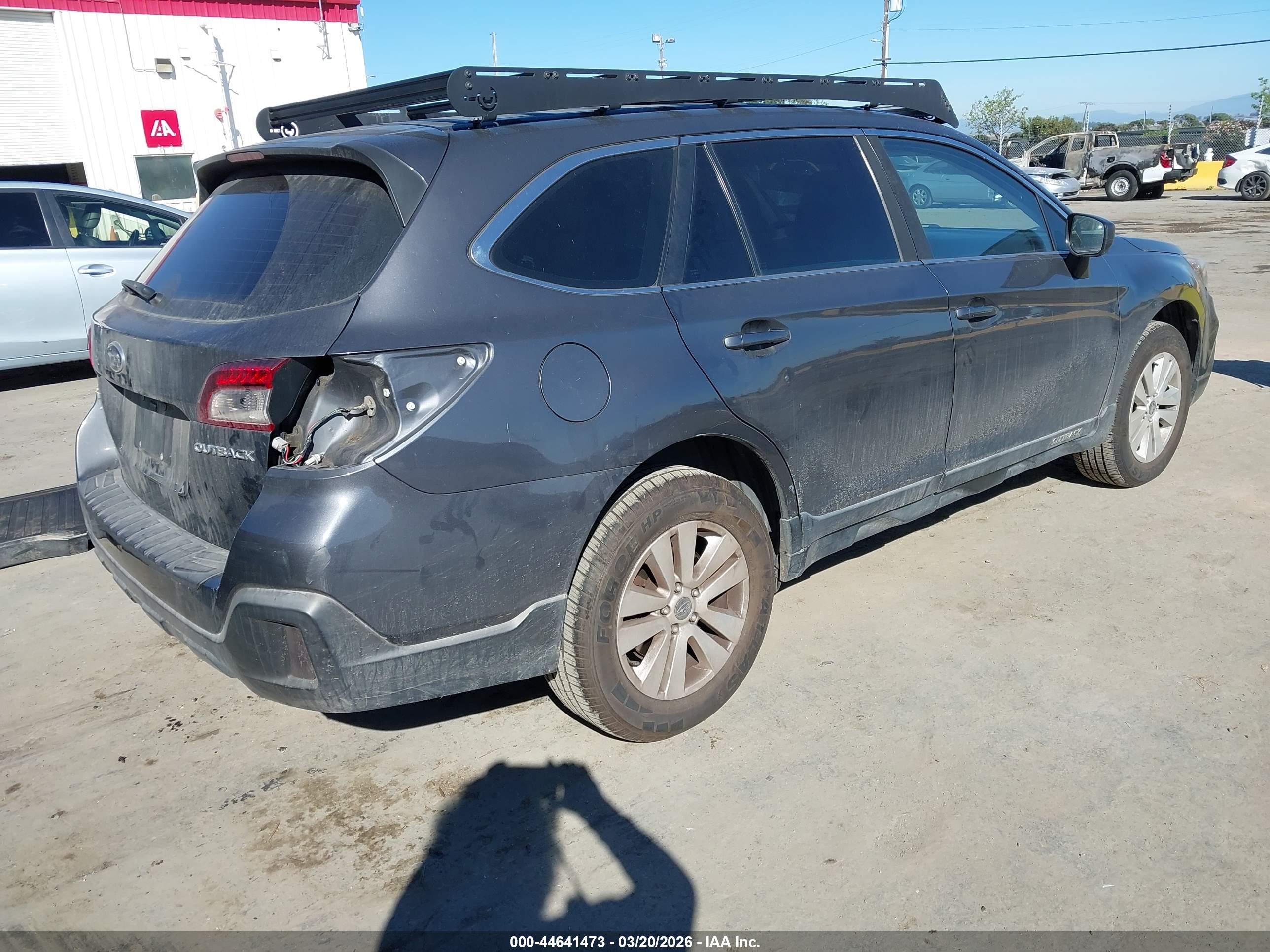 SUBARU OUTBACK image 4