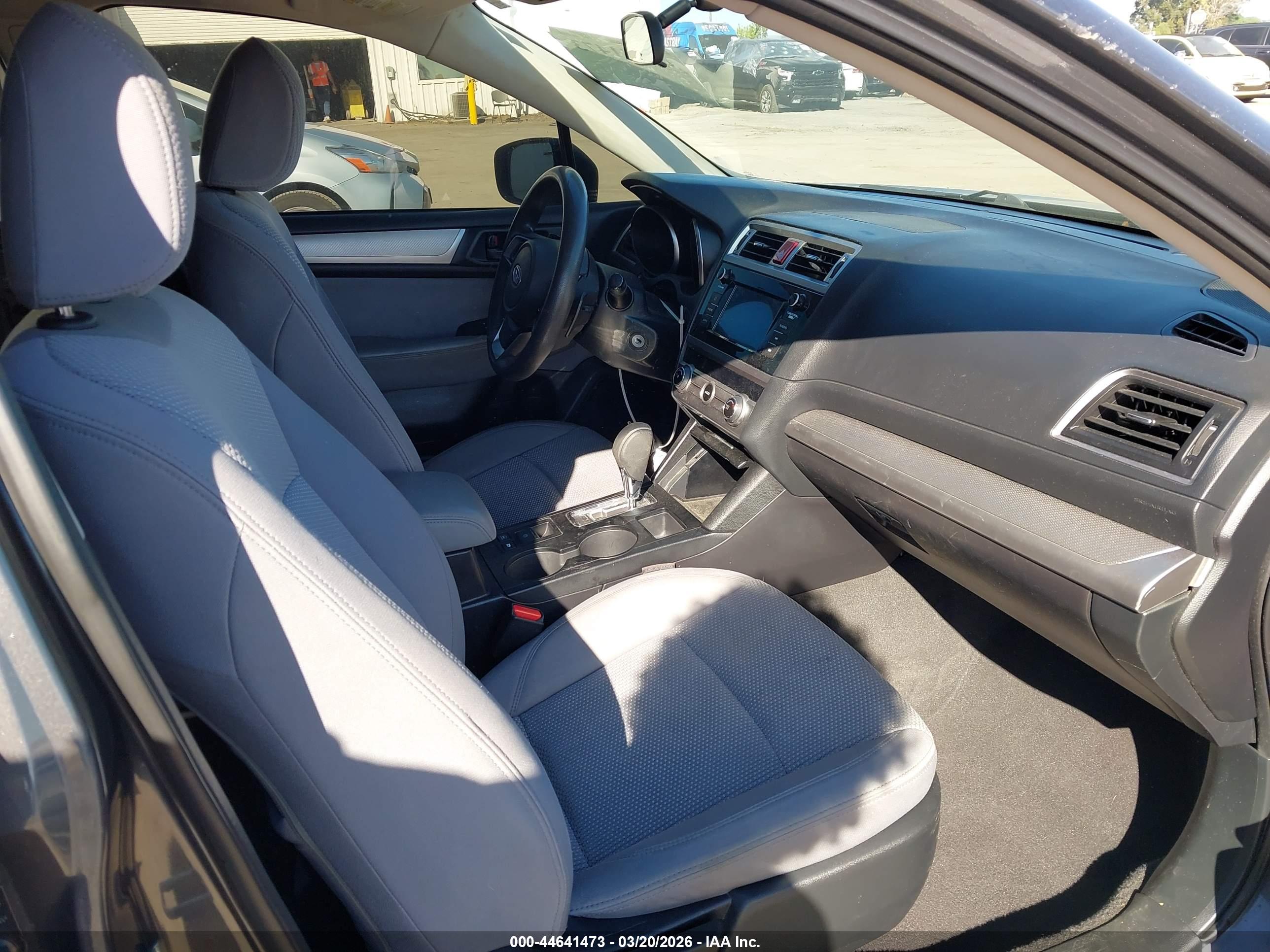 SUBARU OUTBACK image 5