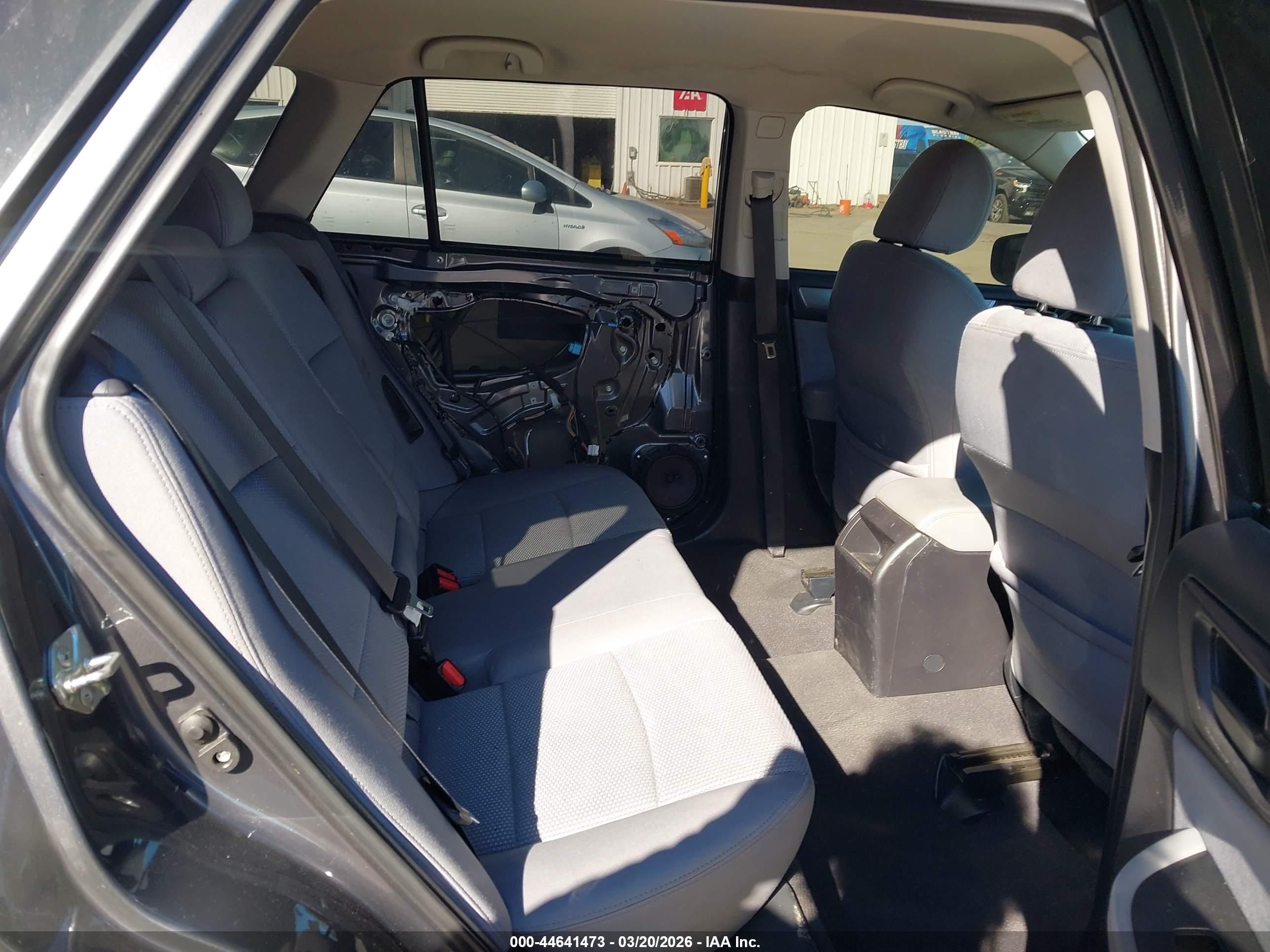 SUBARU OUTBACK image 8