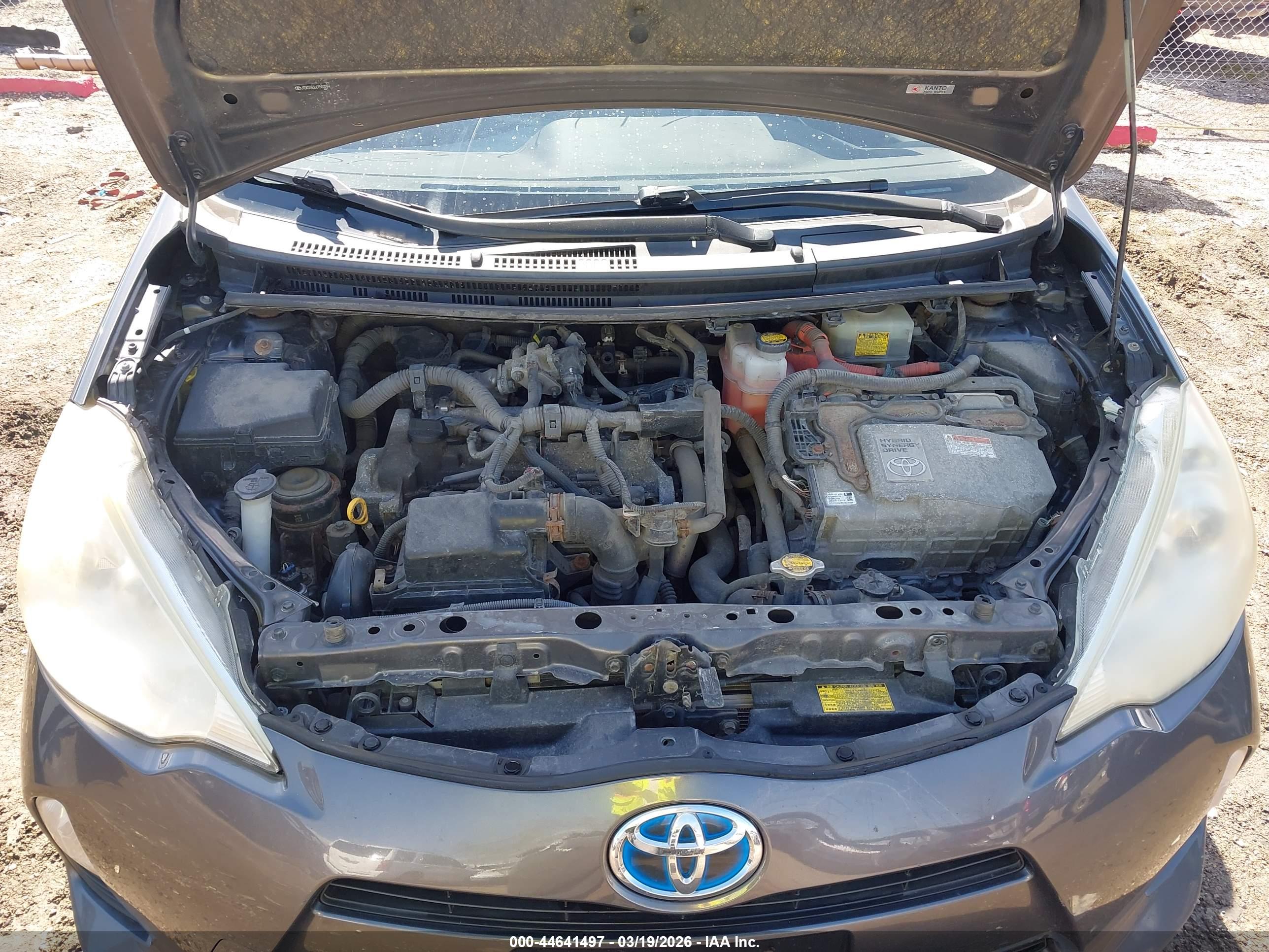 TOYOTA PRIUS image 10