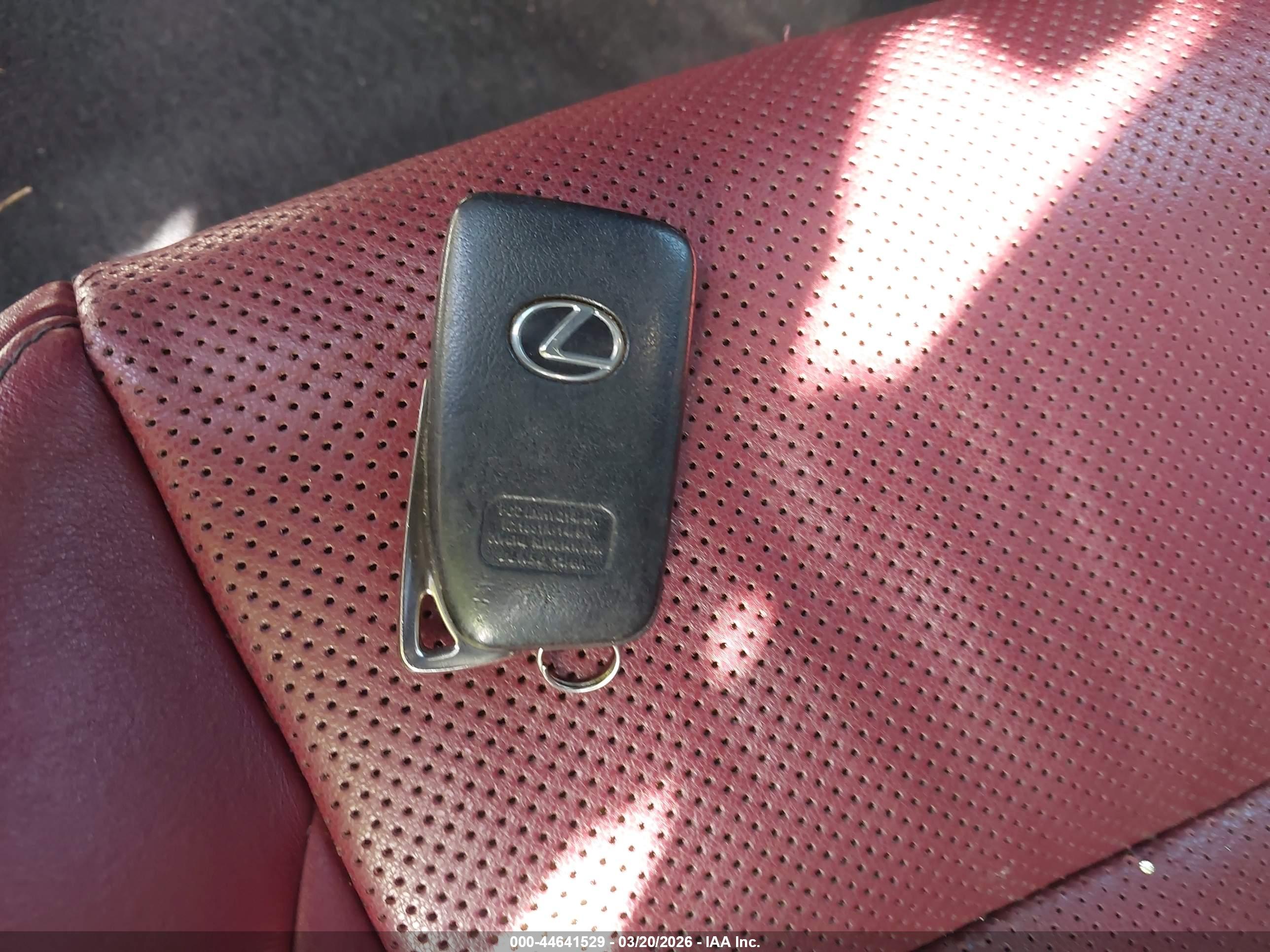 LEXUS IS image 11