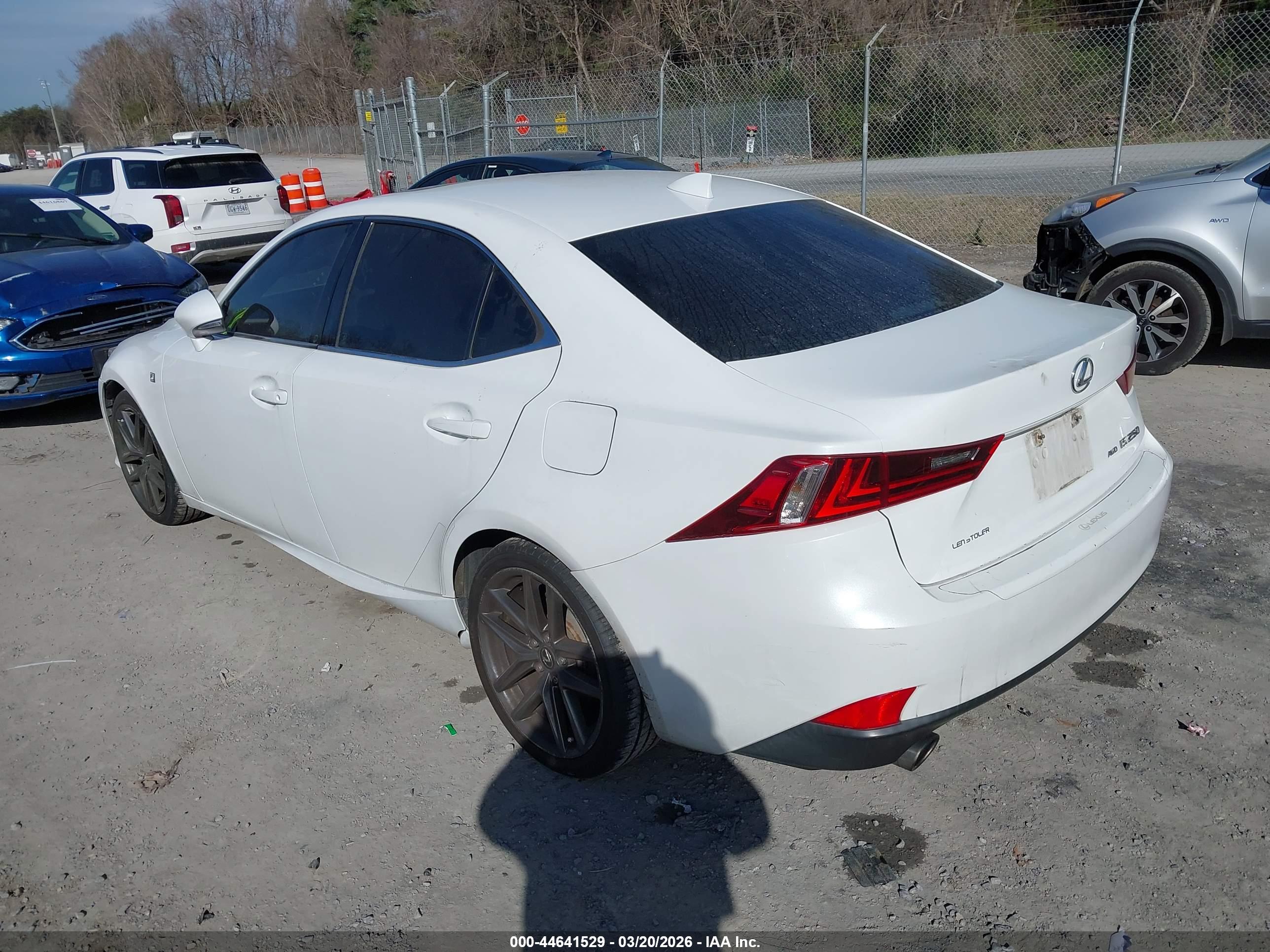LEXUS IS image 3