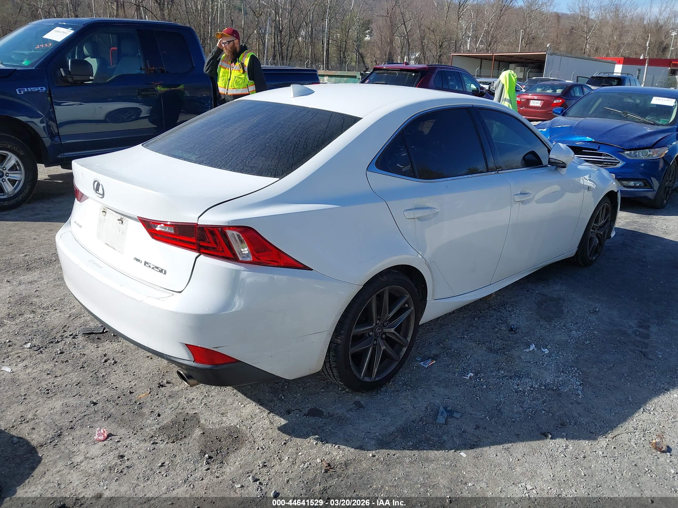 LEXUS IS image 4