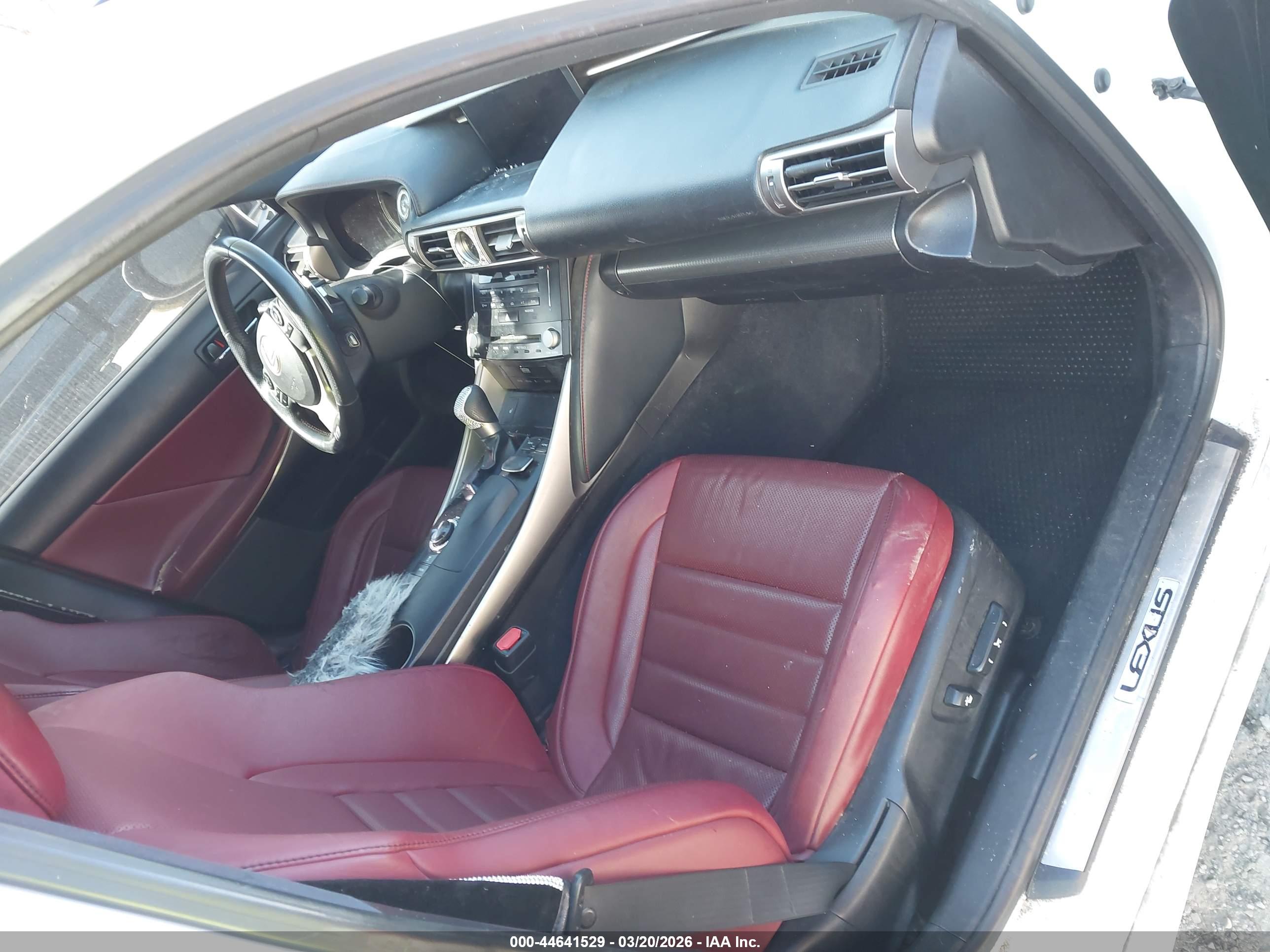 LEXUS IS image 5