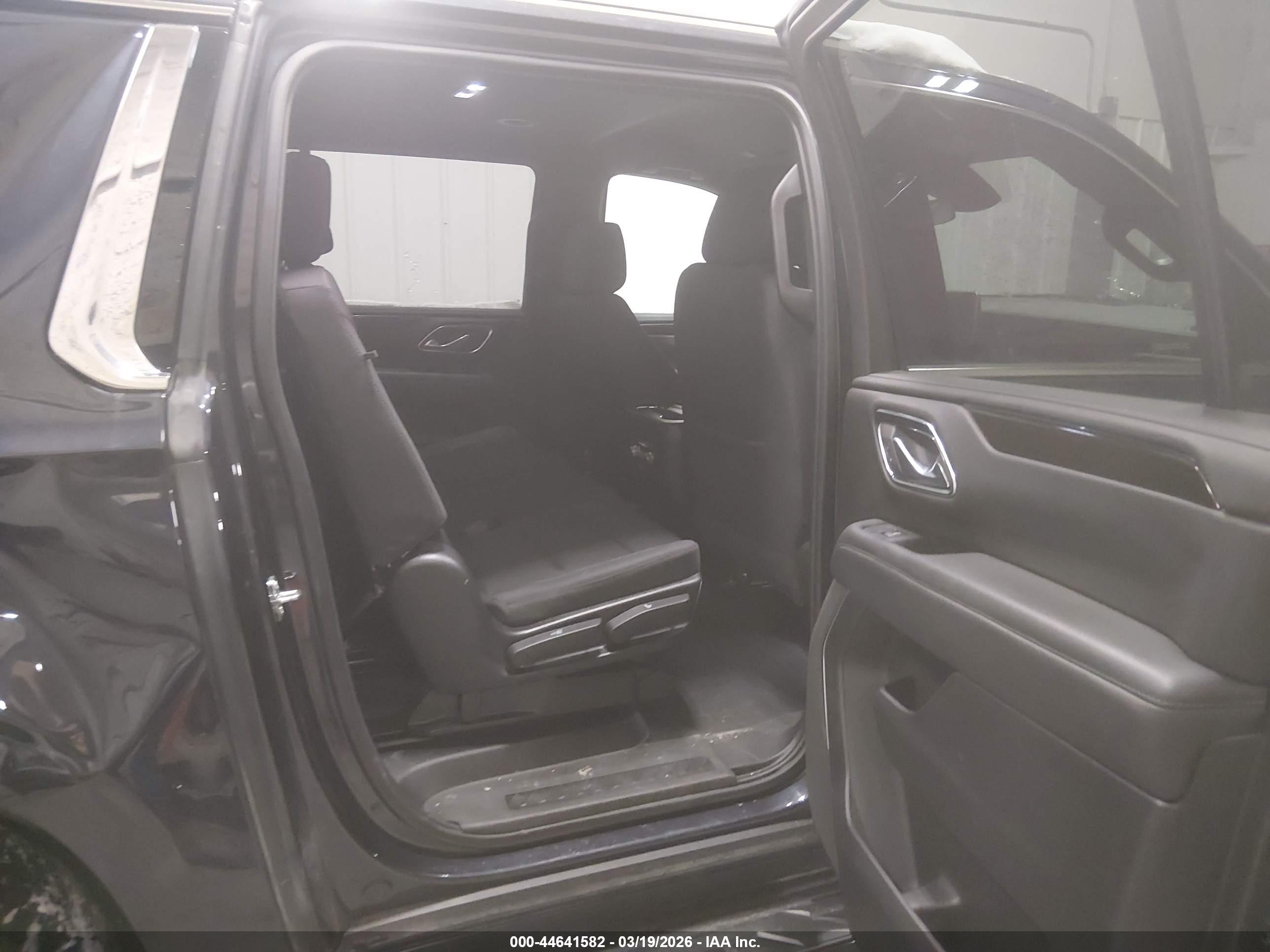 GMC YUKON image 8