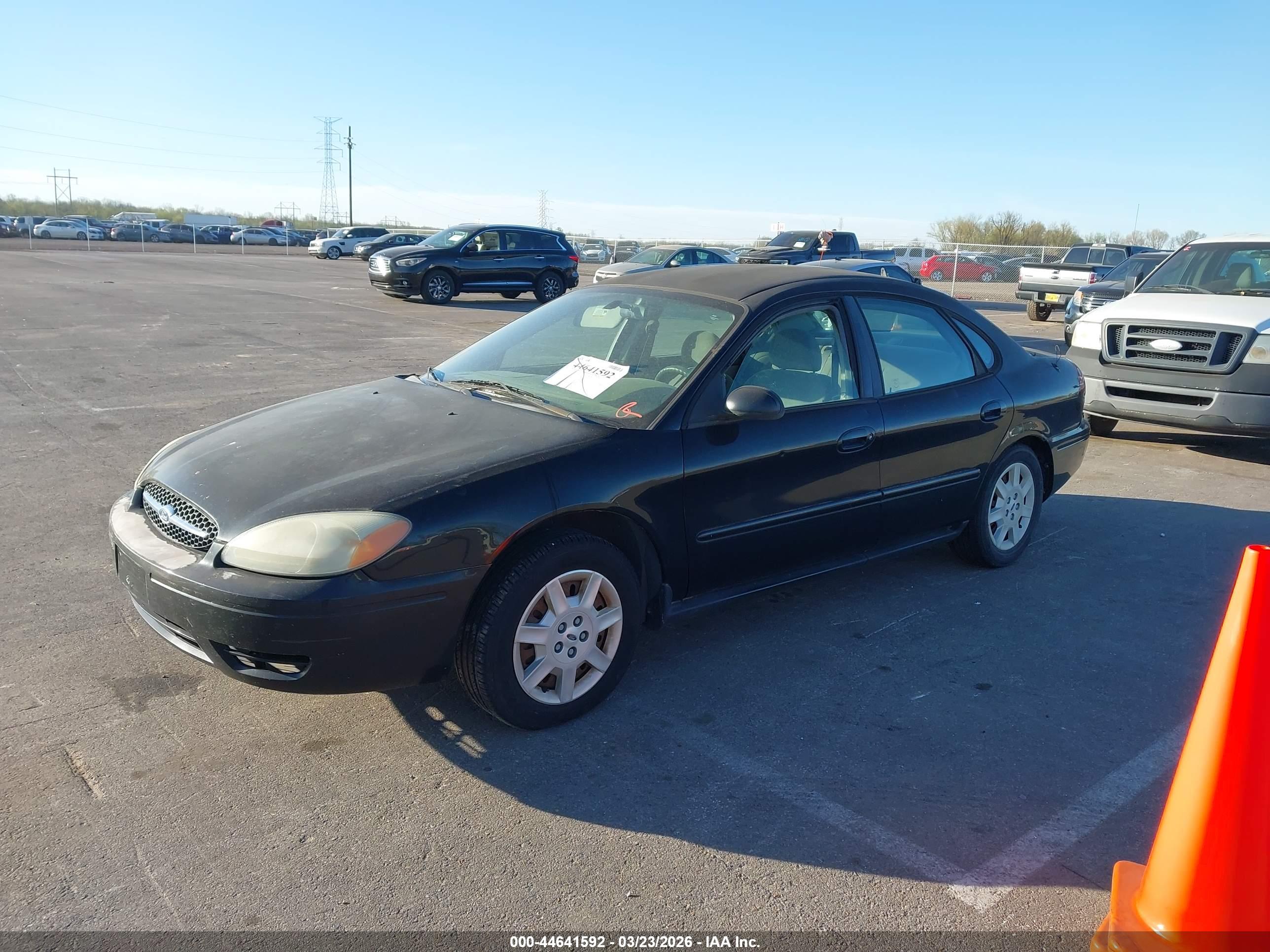 FORD TAURUS image 2