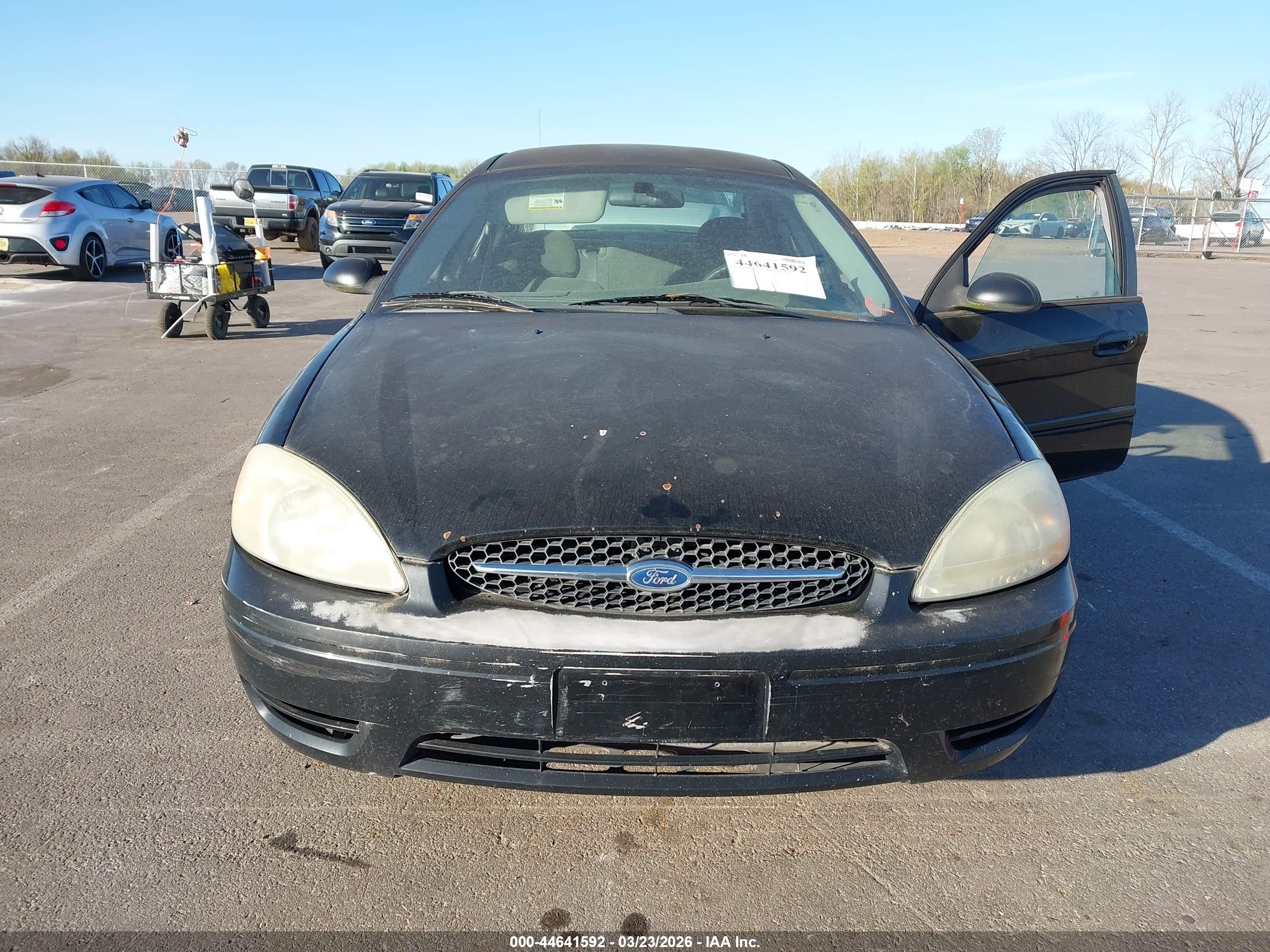 FORD TAURUS image 6