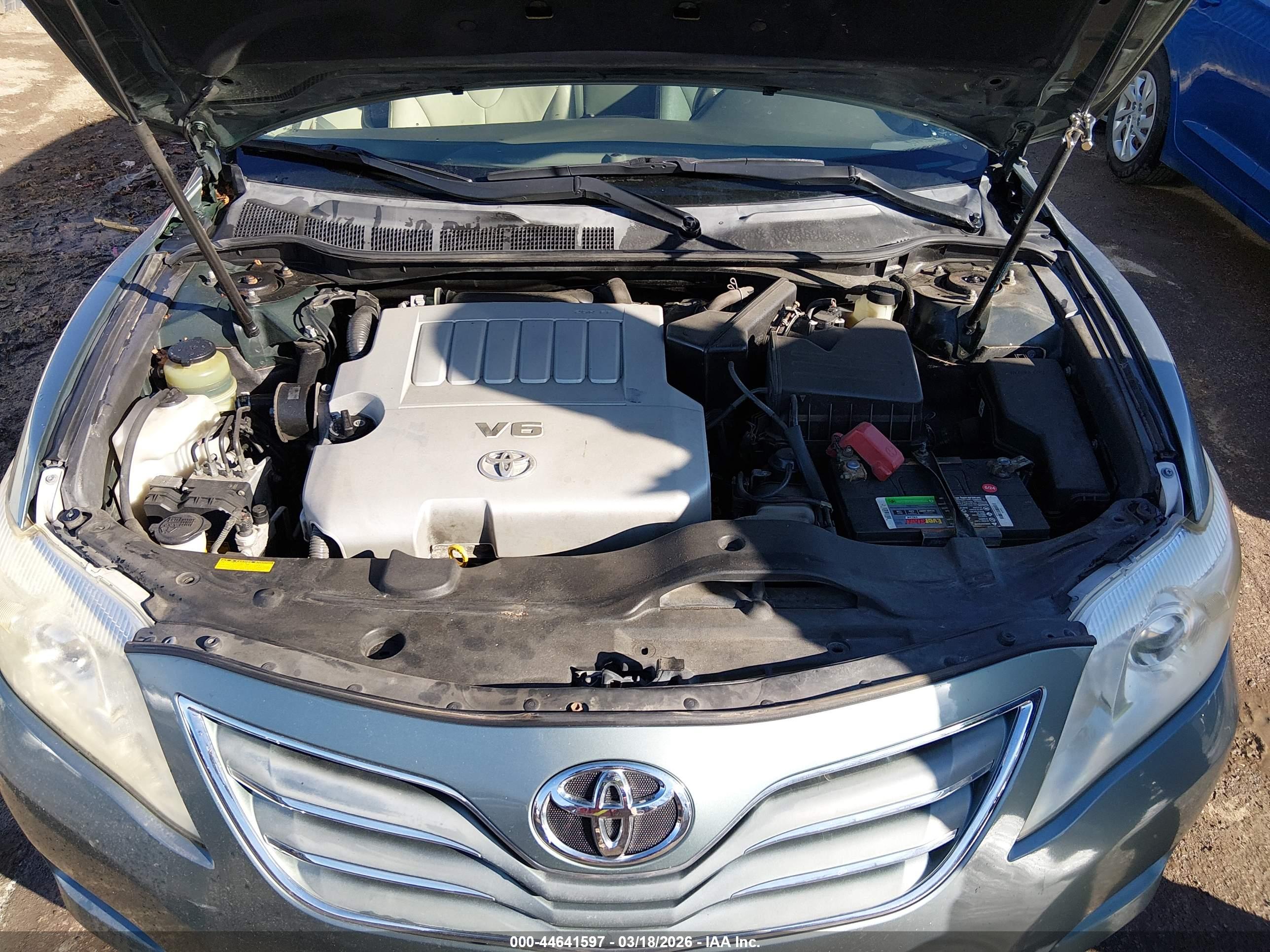 TOYOTA CAMRY image 10