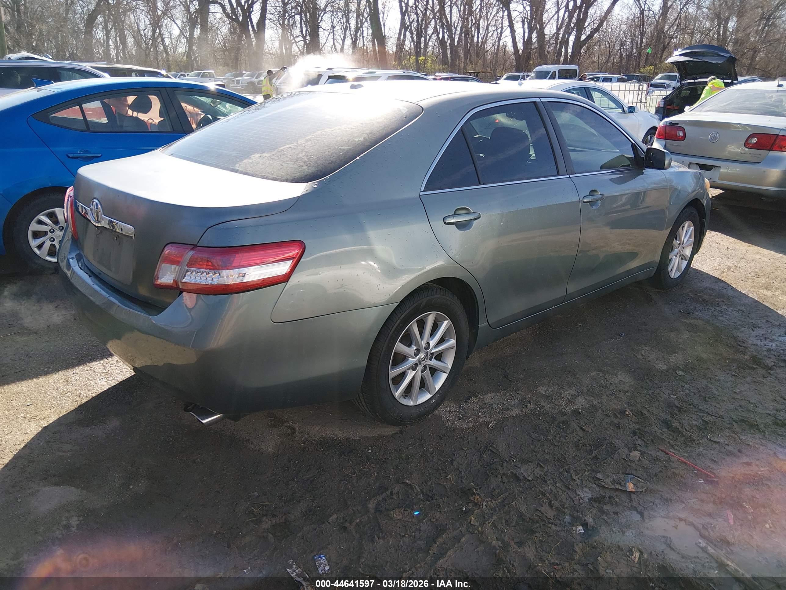 TOYOTA CAMRY image 4
