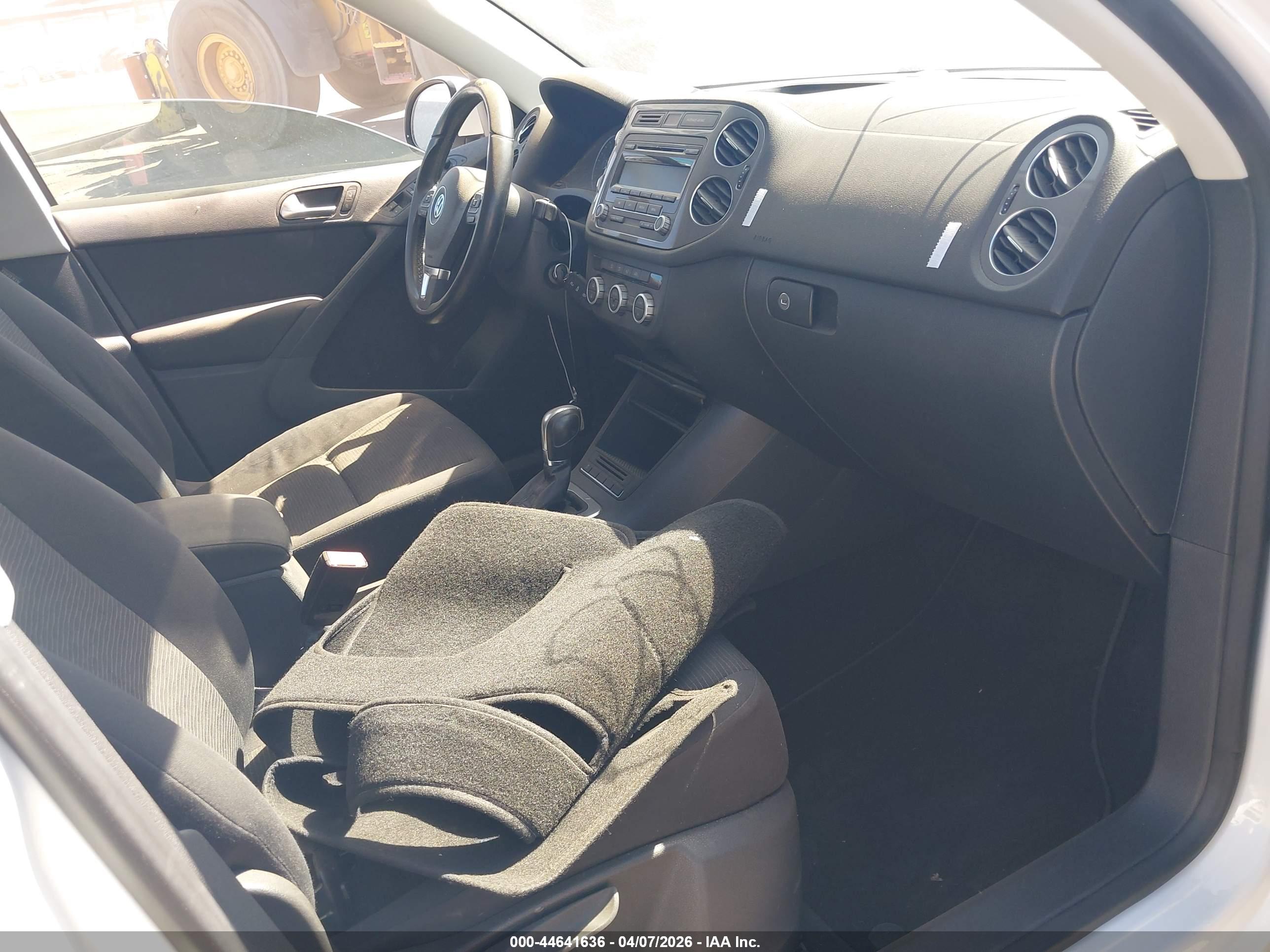 VOLKSWAGEN TIGUAN image 5