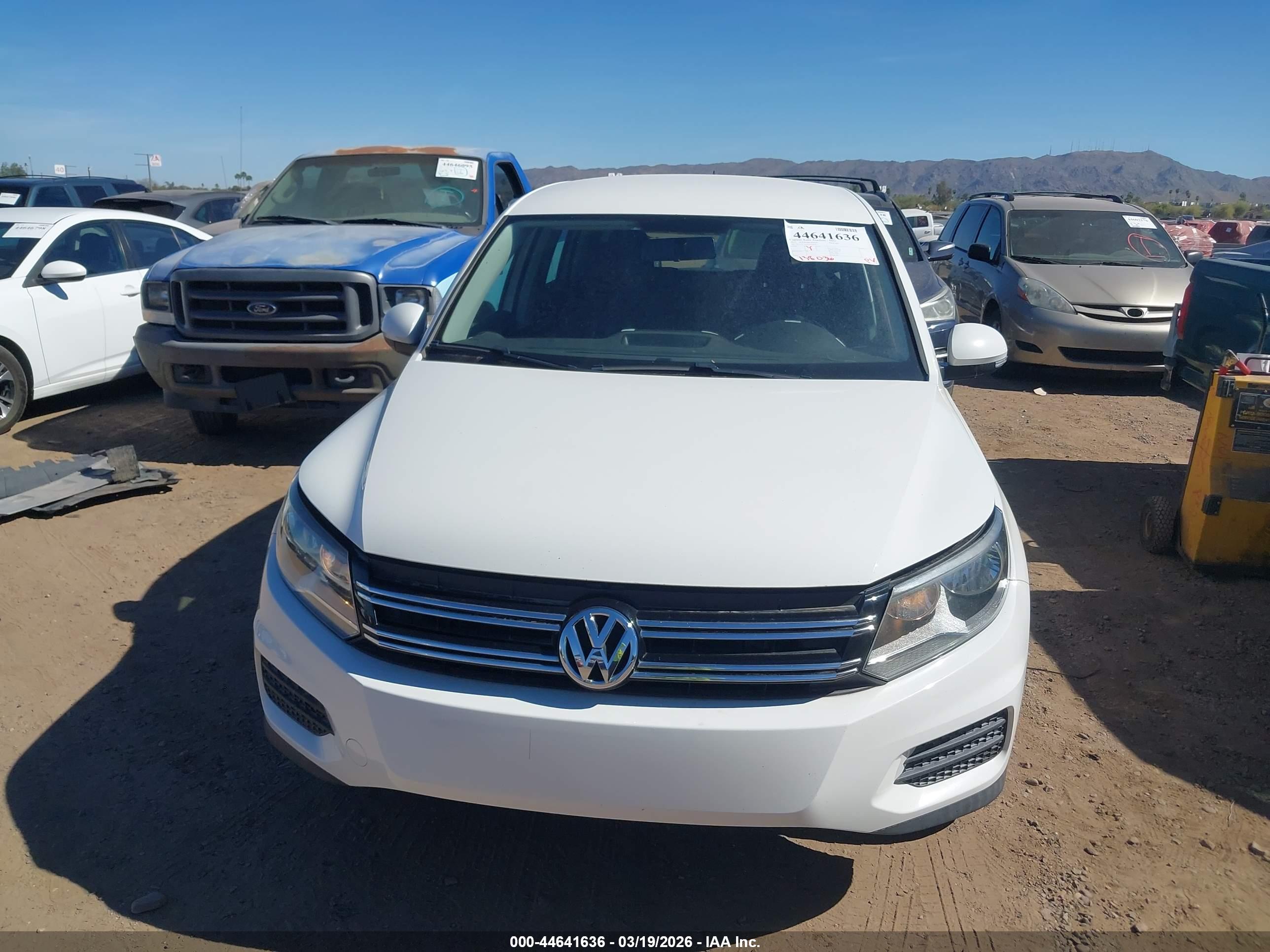 VOLKSWAGEN TIGUAN image 6