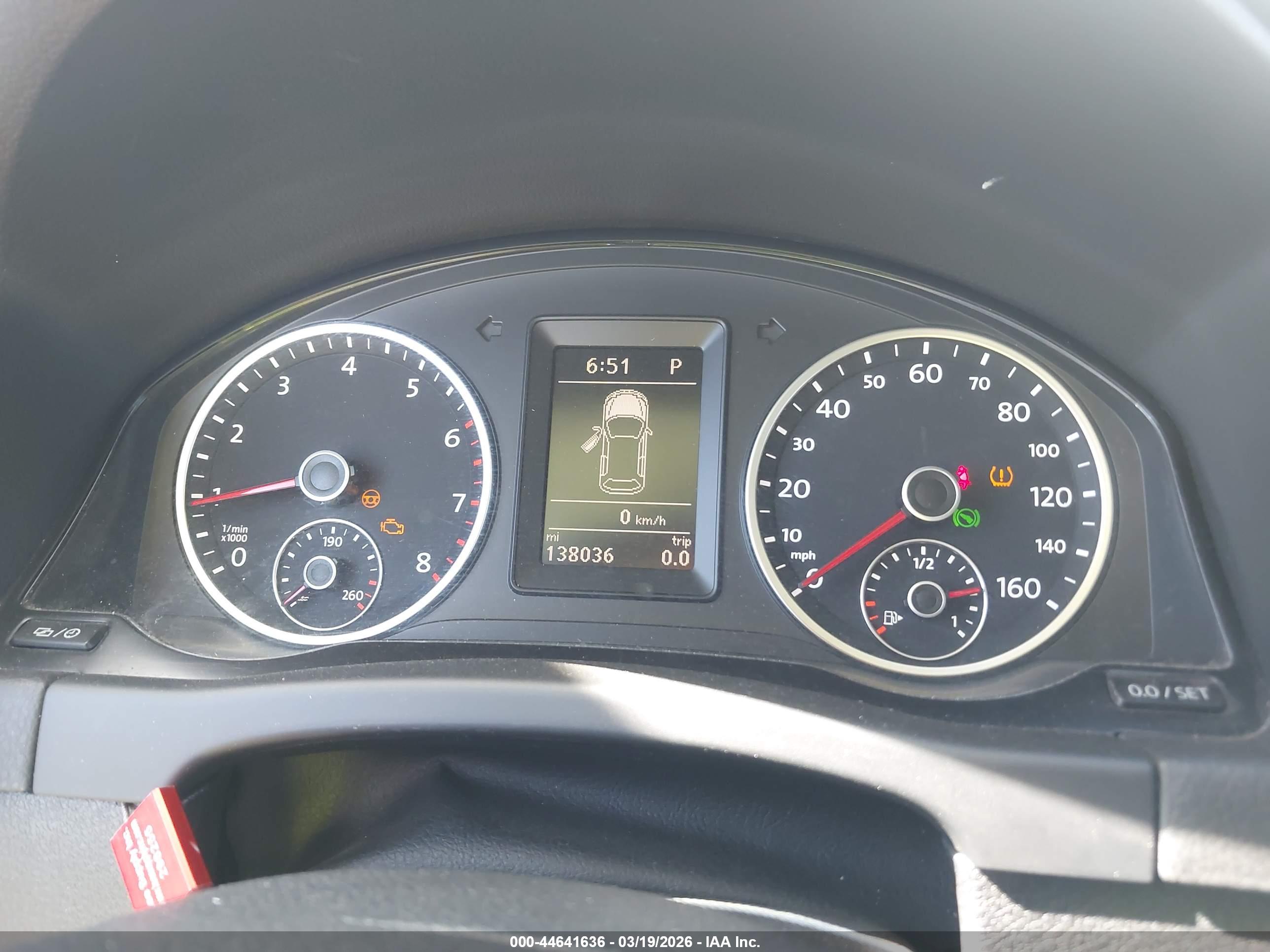 VOLKSWAGEN TIGUAN image 7