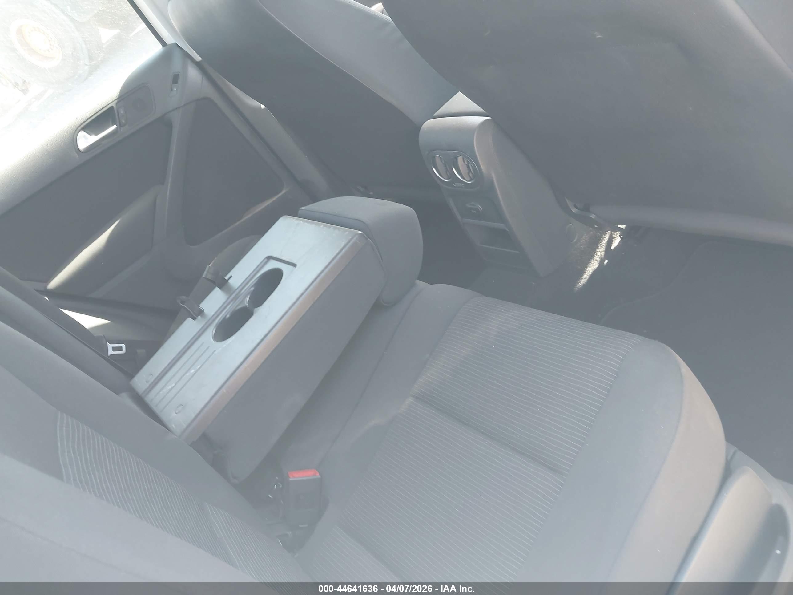 VOLKSWAGEN TIGUAN image 8