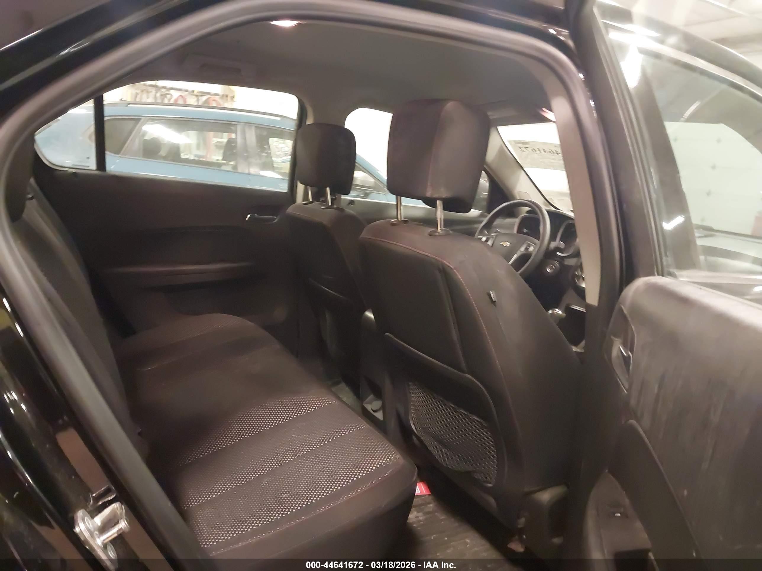 CHEVROLET EQUINOX image 8