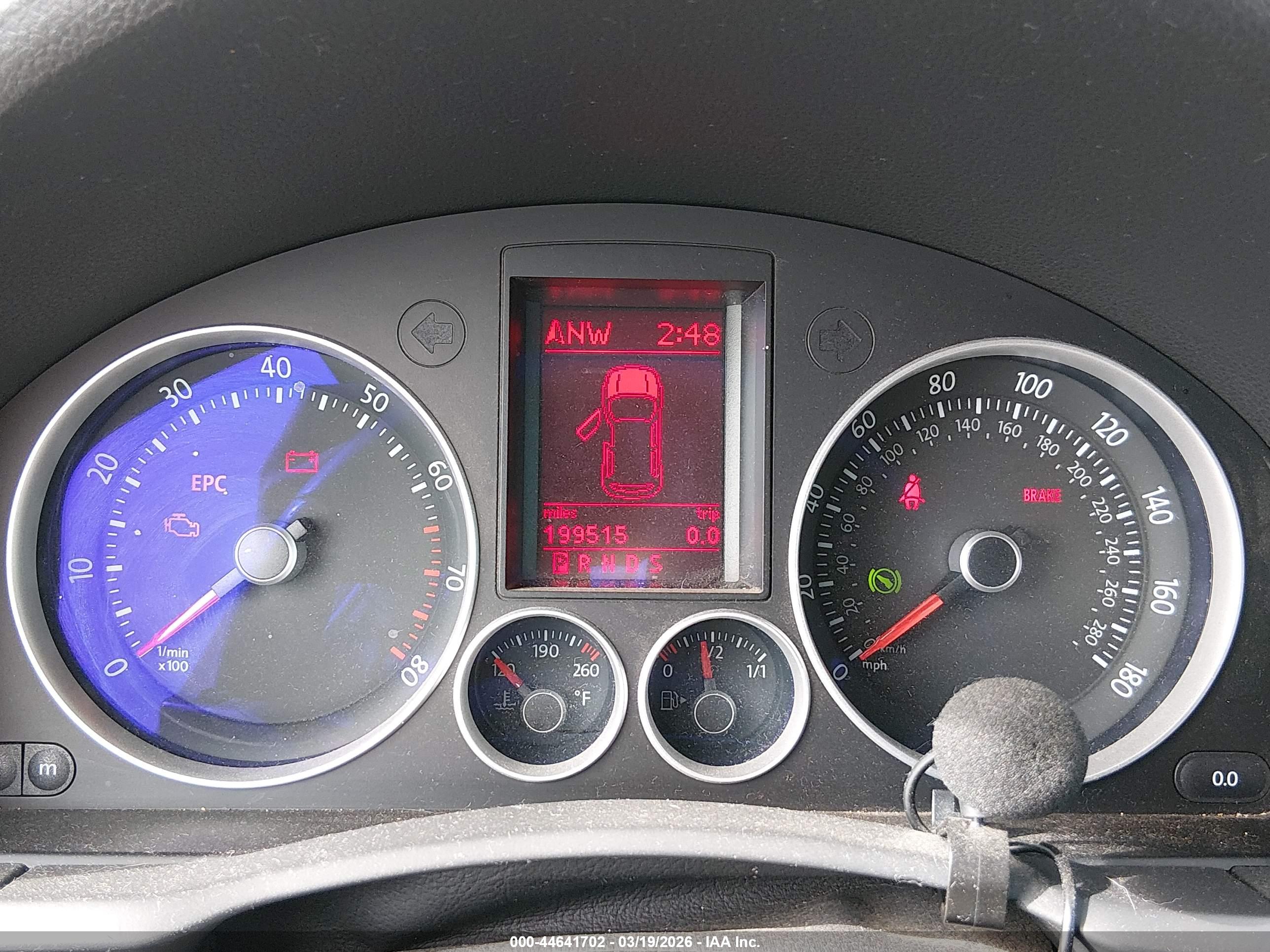 VOLKSWAGEN GTI image 7