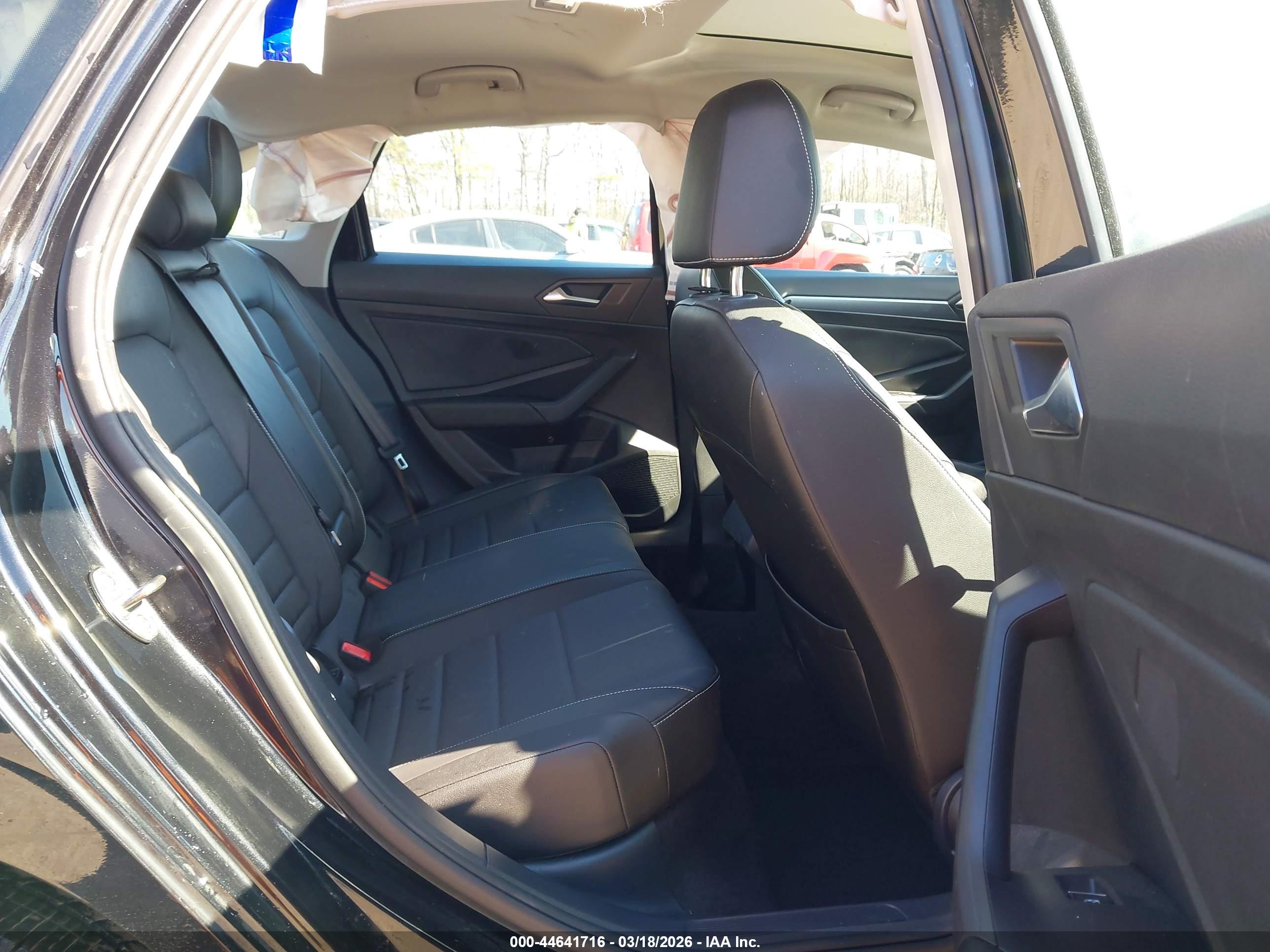 VOLKSWAGEN JETTA image 8