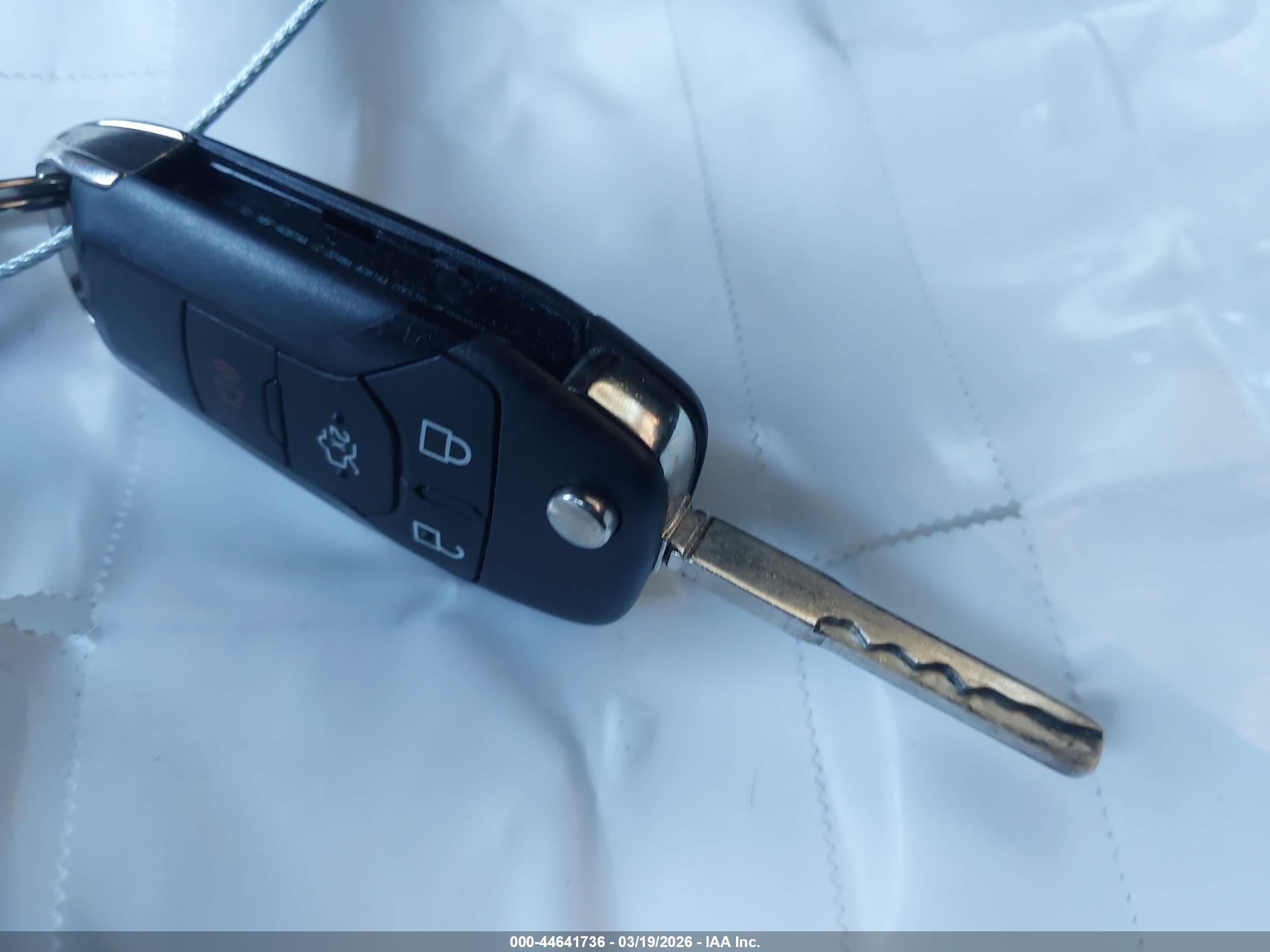 FORD FUSION image 11