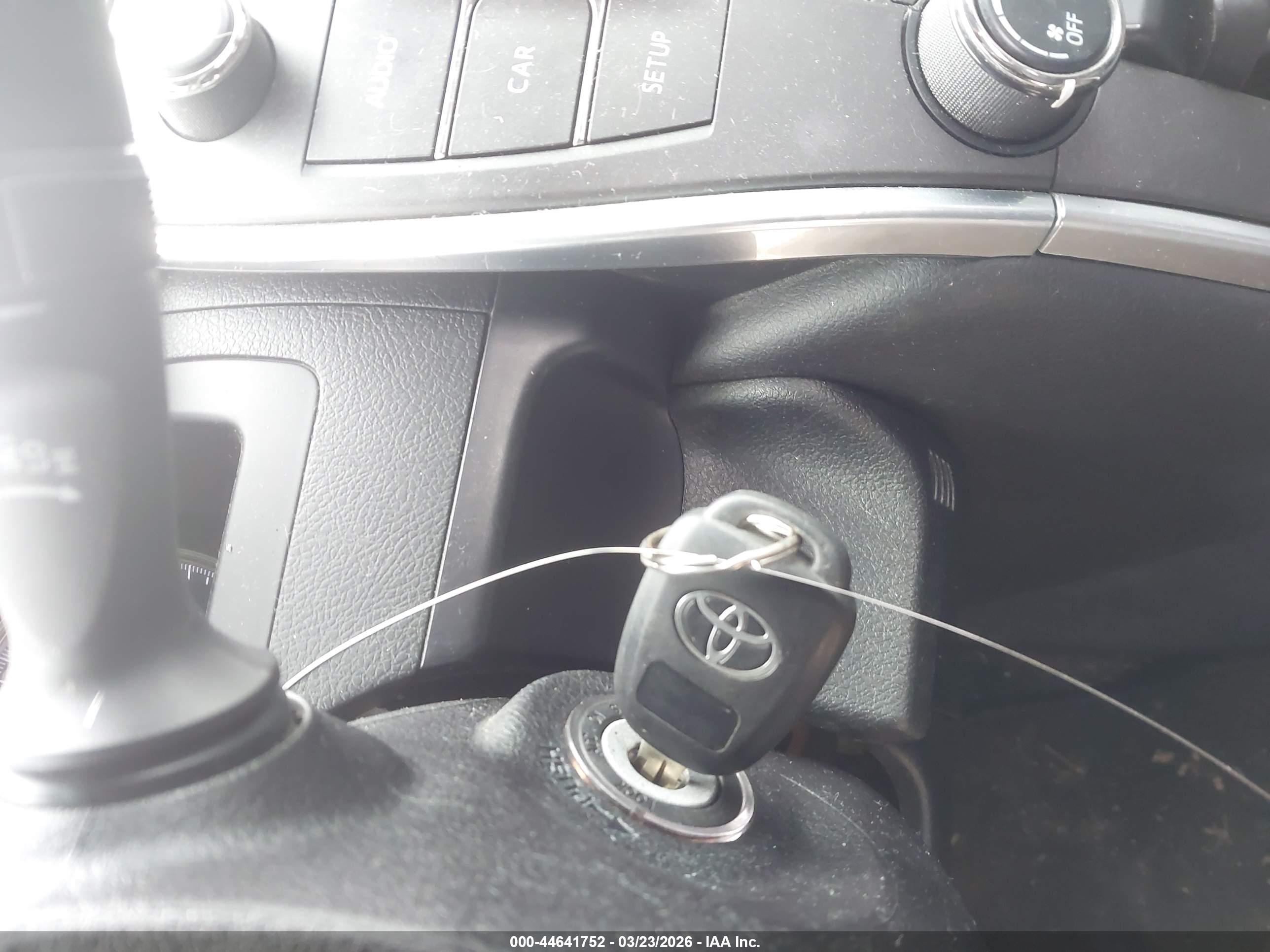 TOYOTA CAMRY image 11