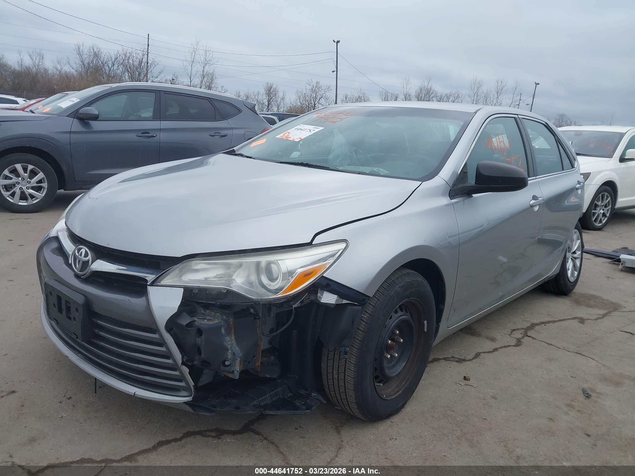 TOYOTA CAMRY image 2