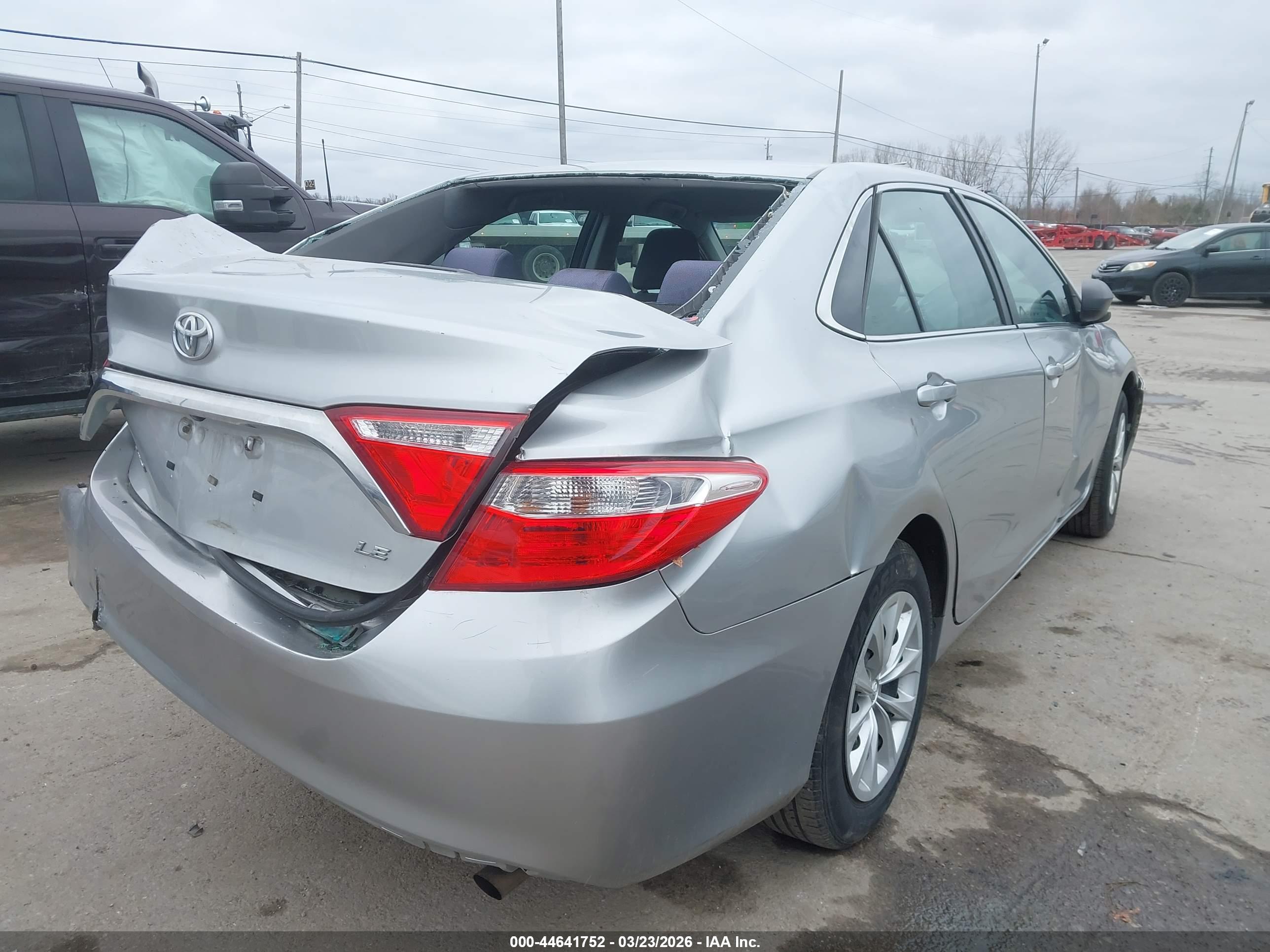 TOYOTA CAMRY image 4