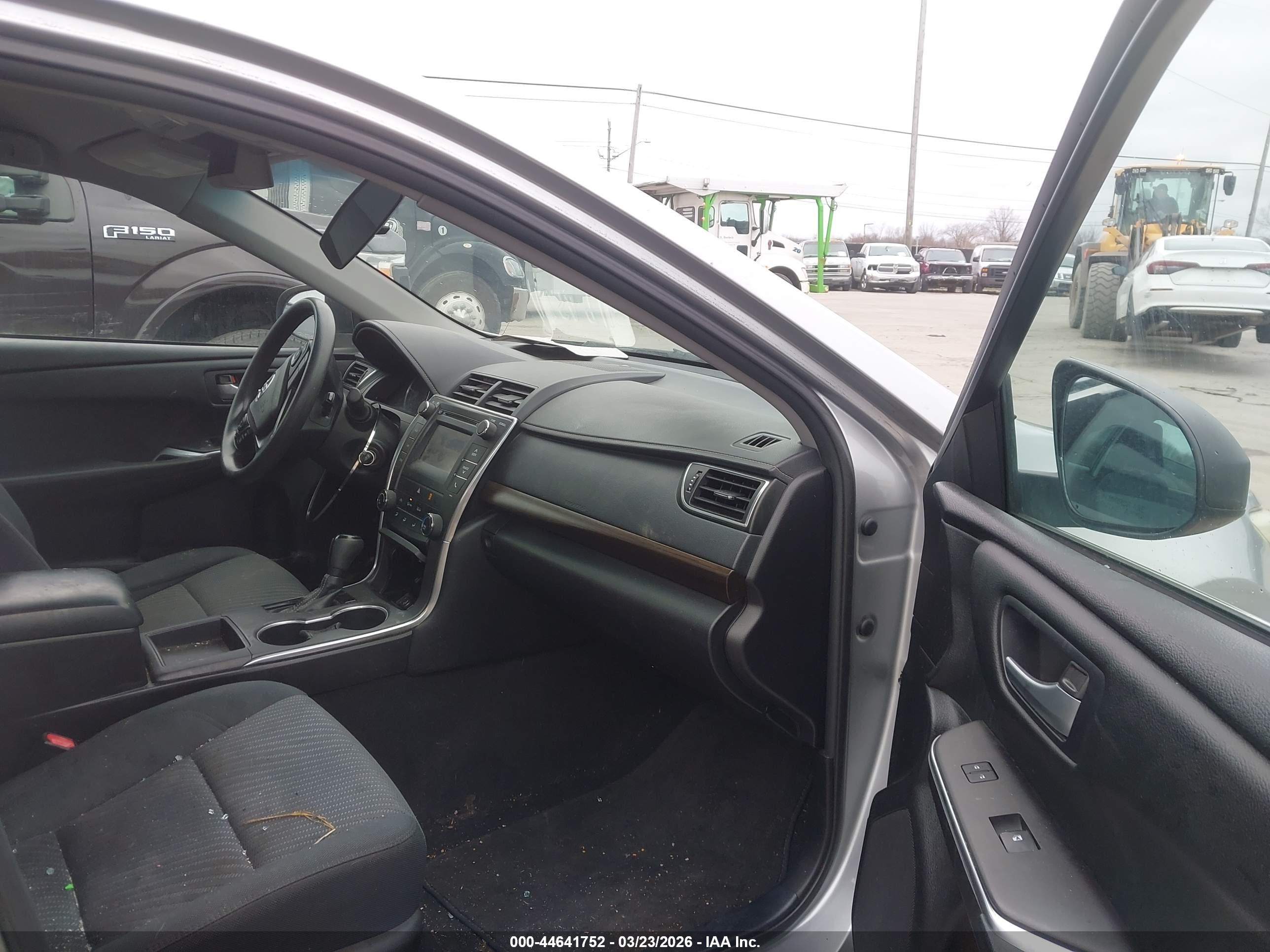 TOYOTA CAMRY image 5