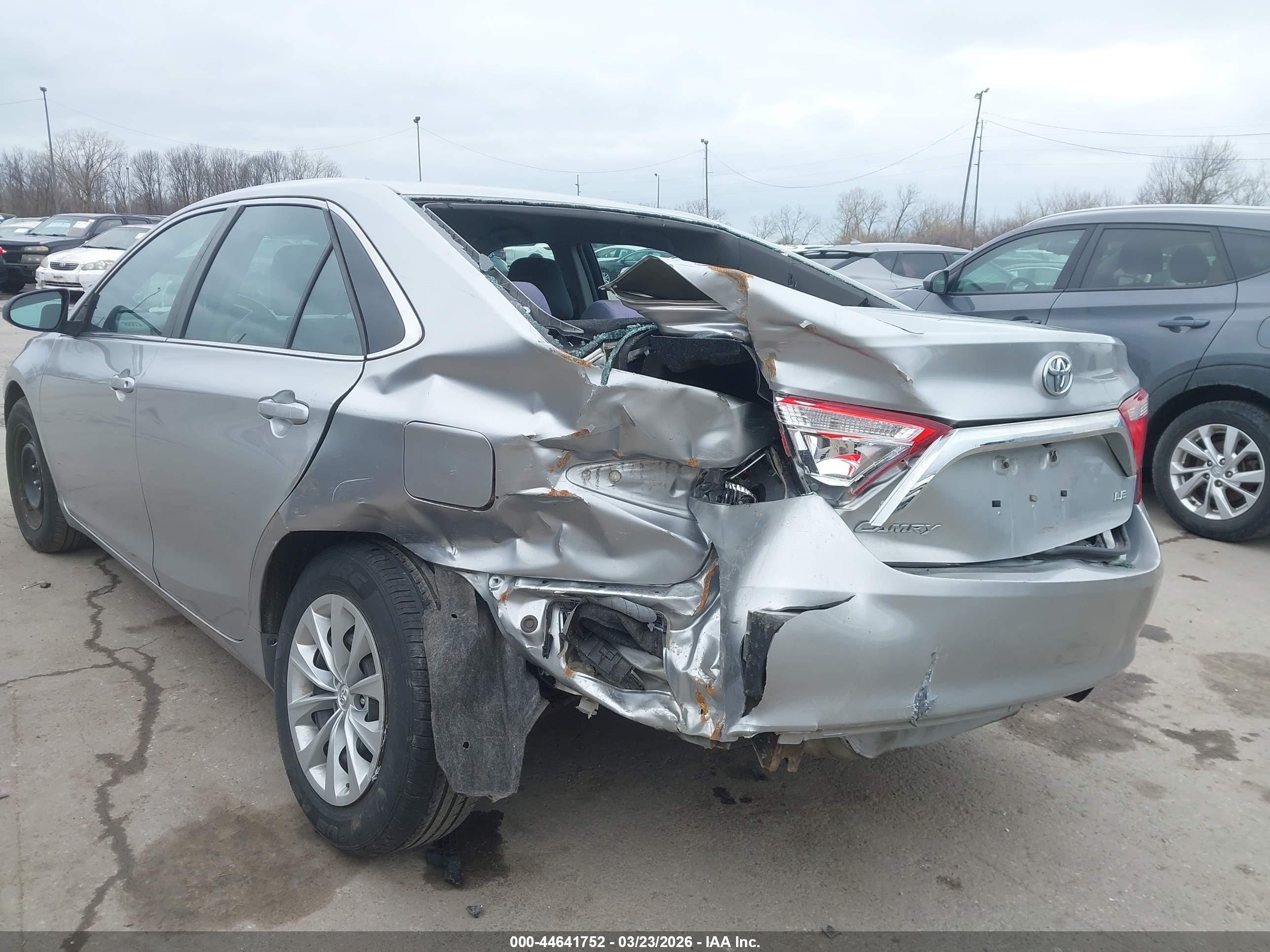 TOYOTA CAMRY image 6