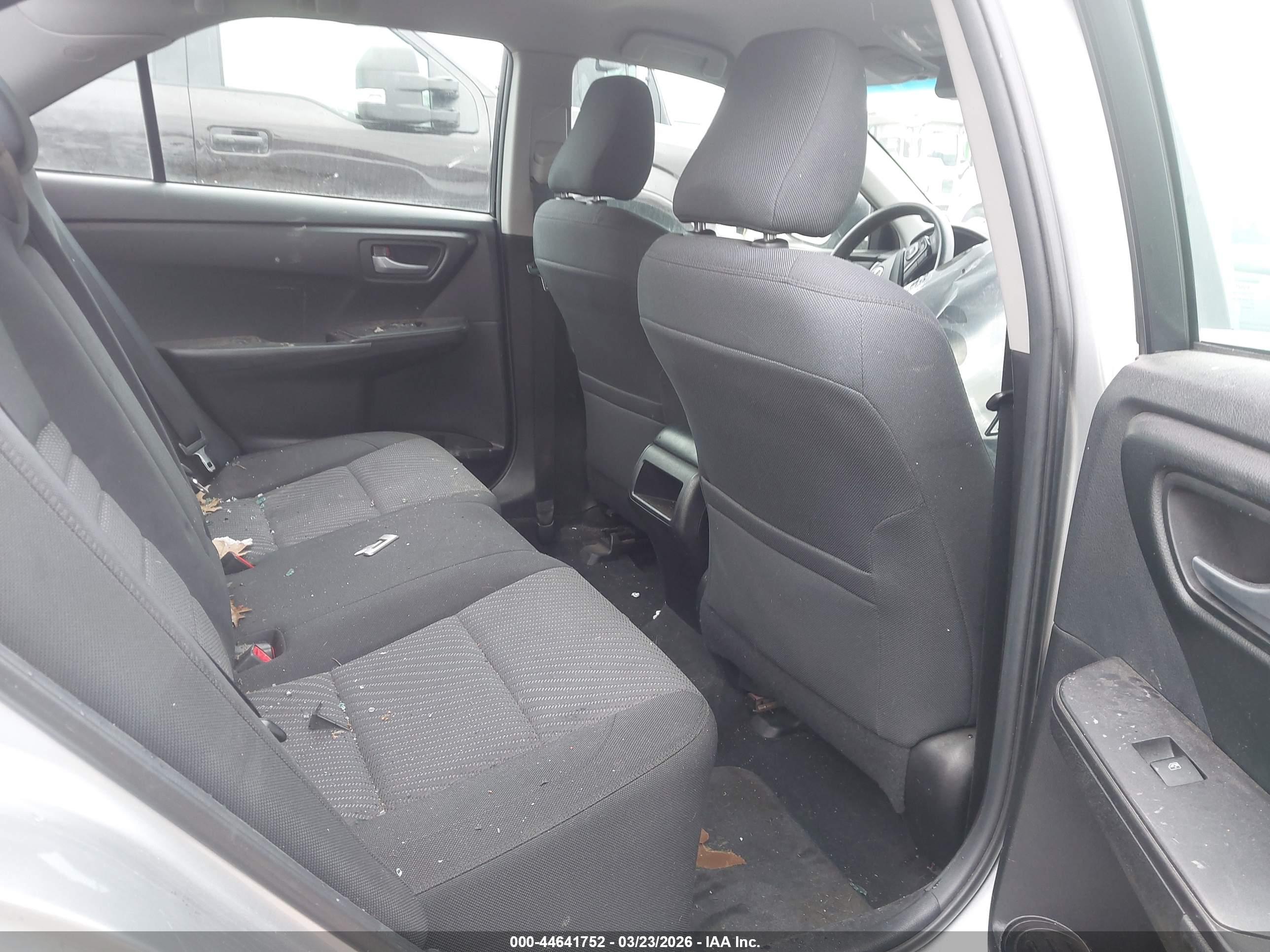 TOYOTA CAMRY image 8