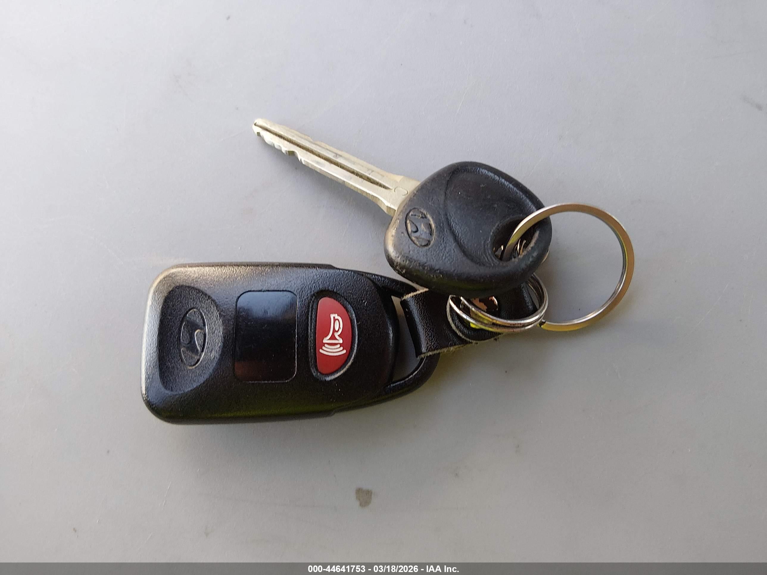 HYUNDAI ELANTRA image 11