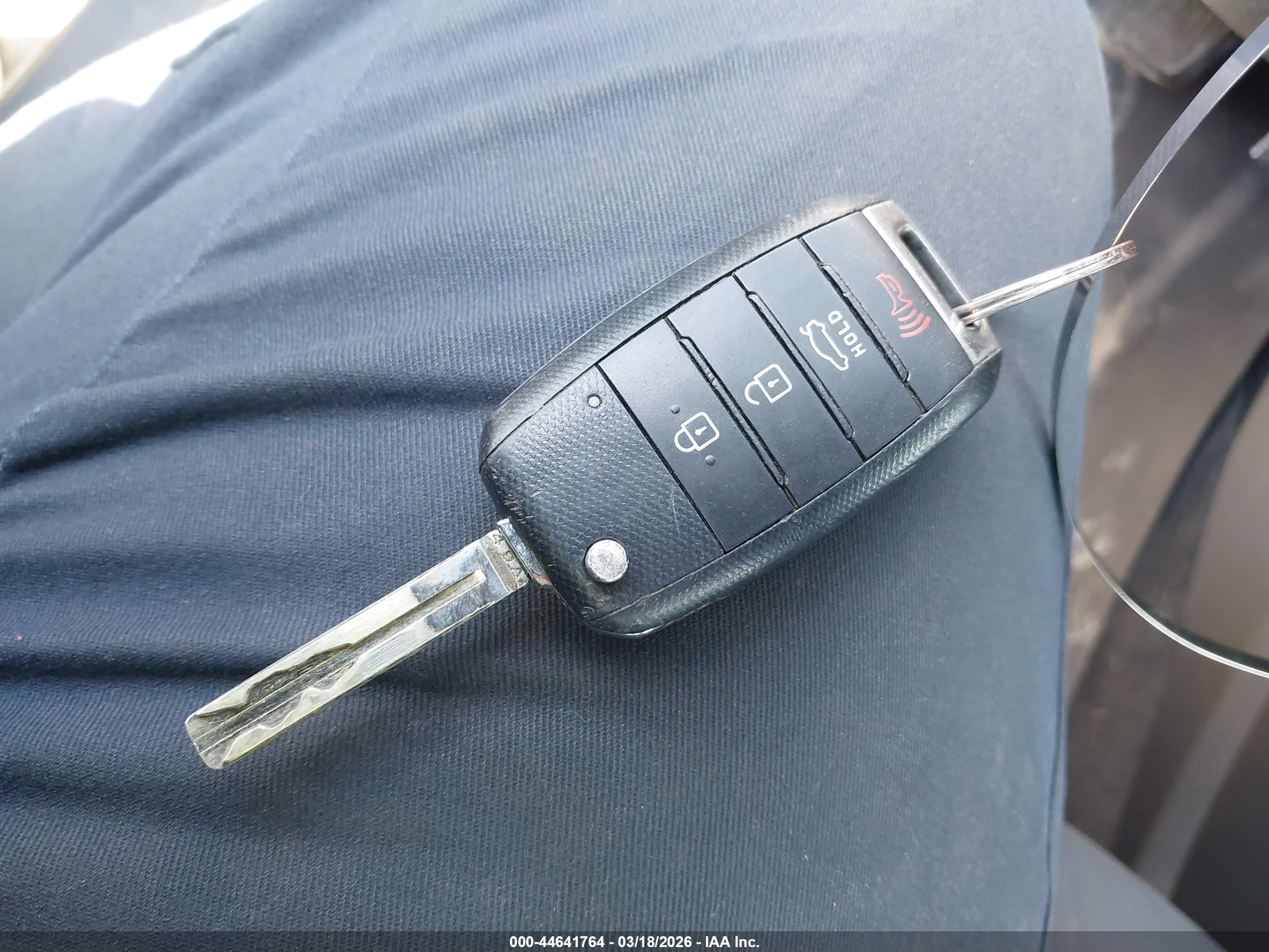 KIA RIO image 11