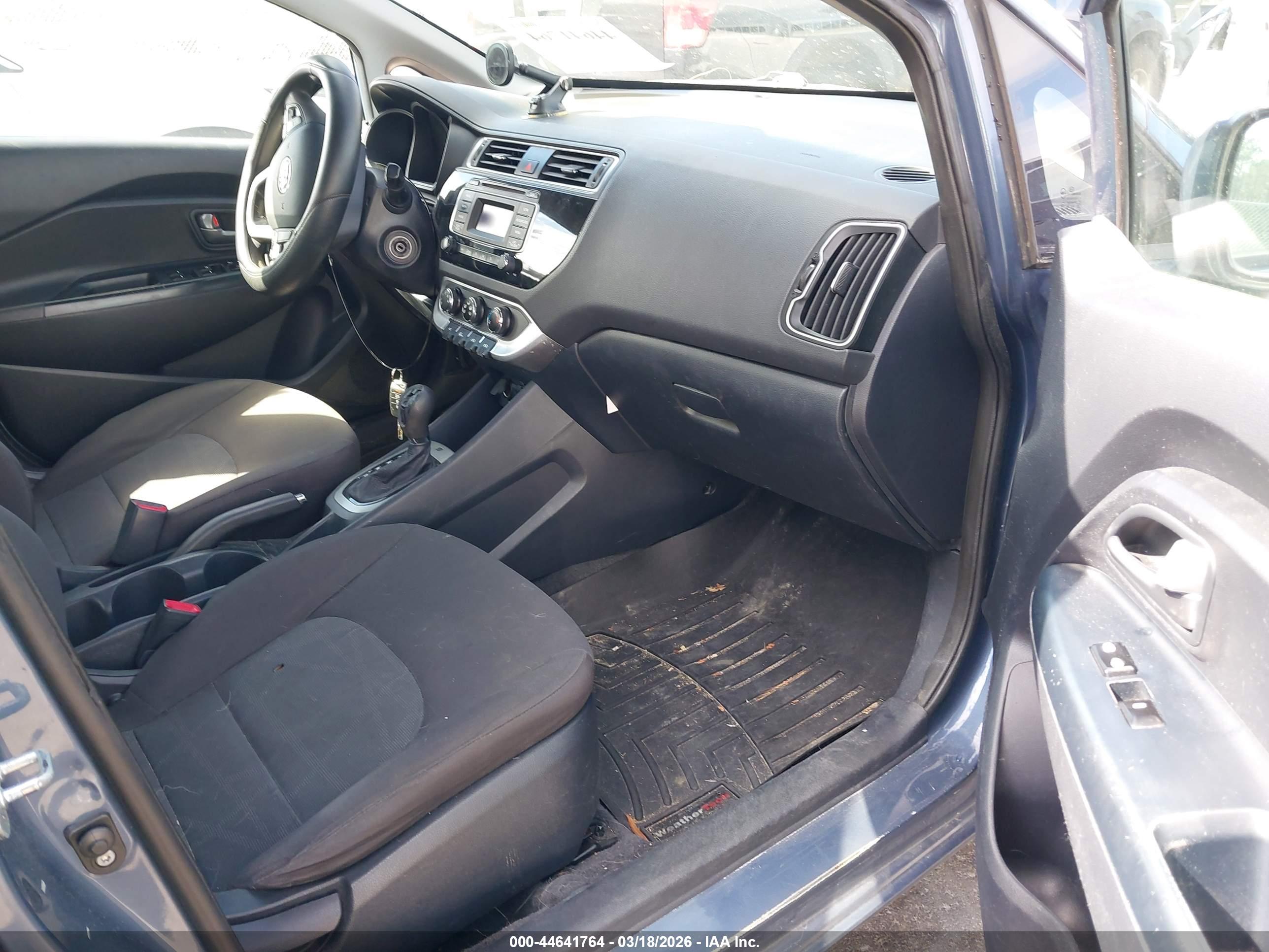 KIA RIO image 5