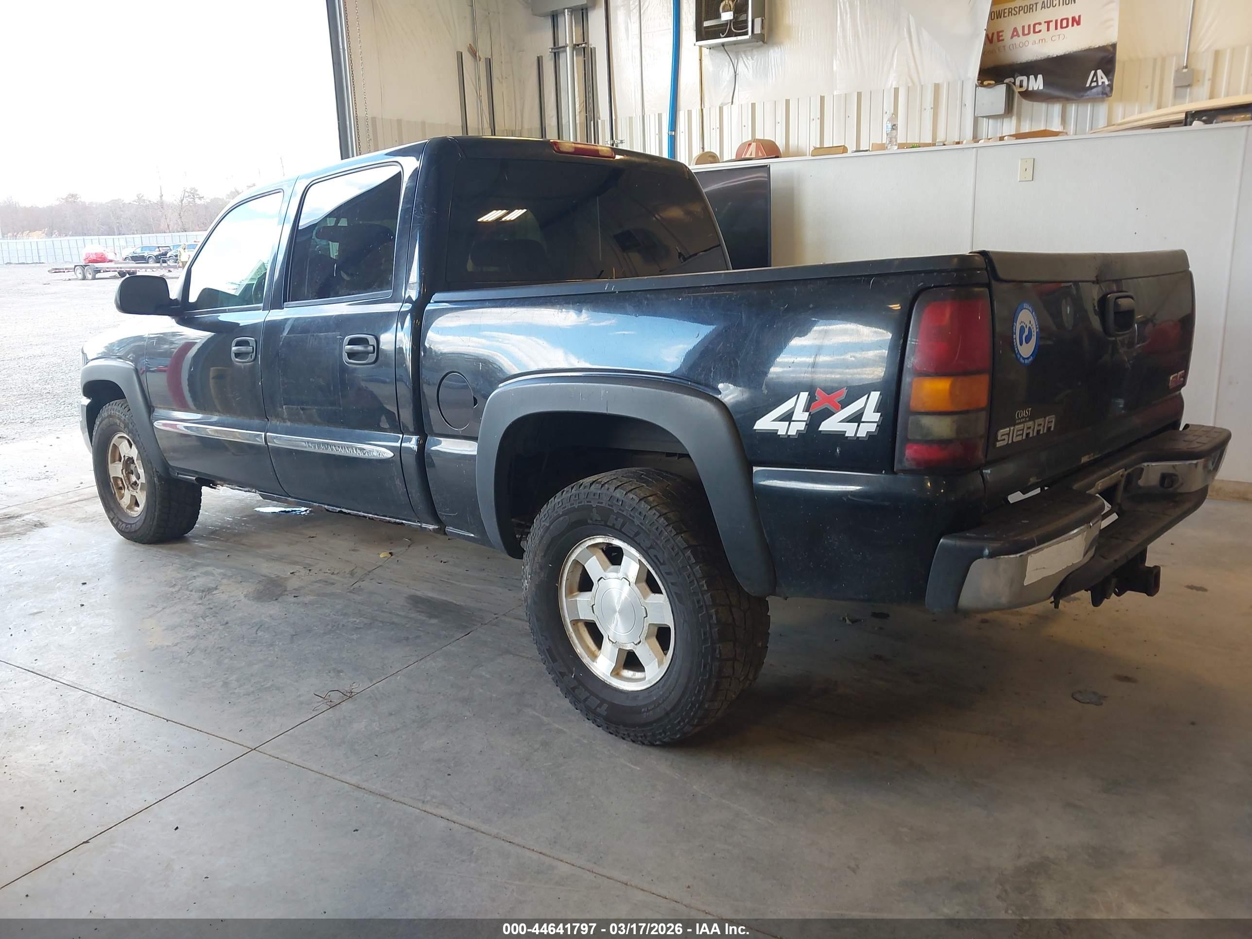 GMC SIERRA image 3