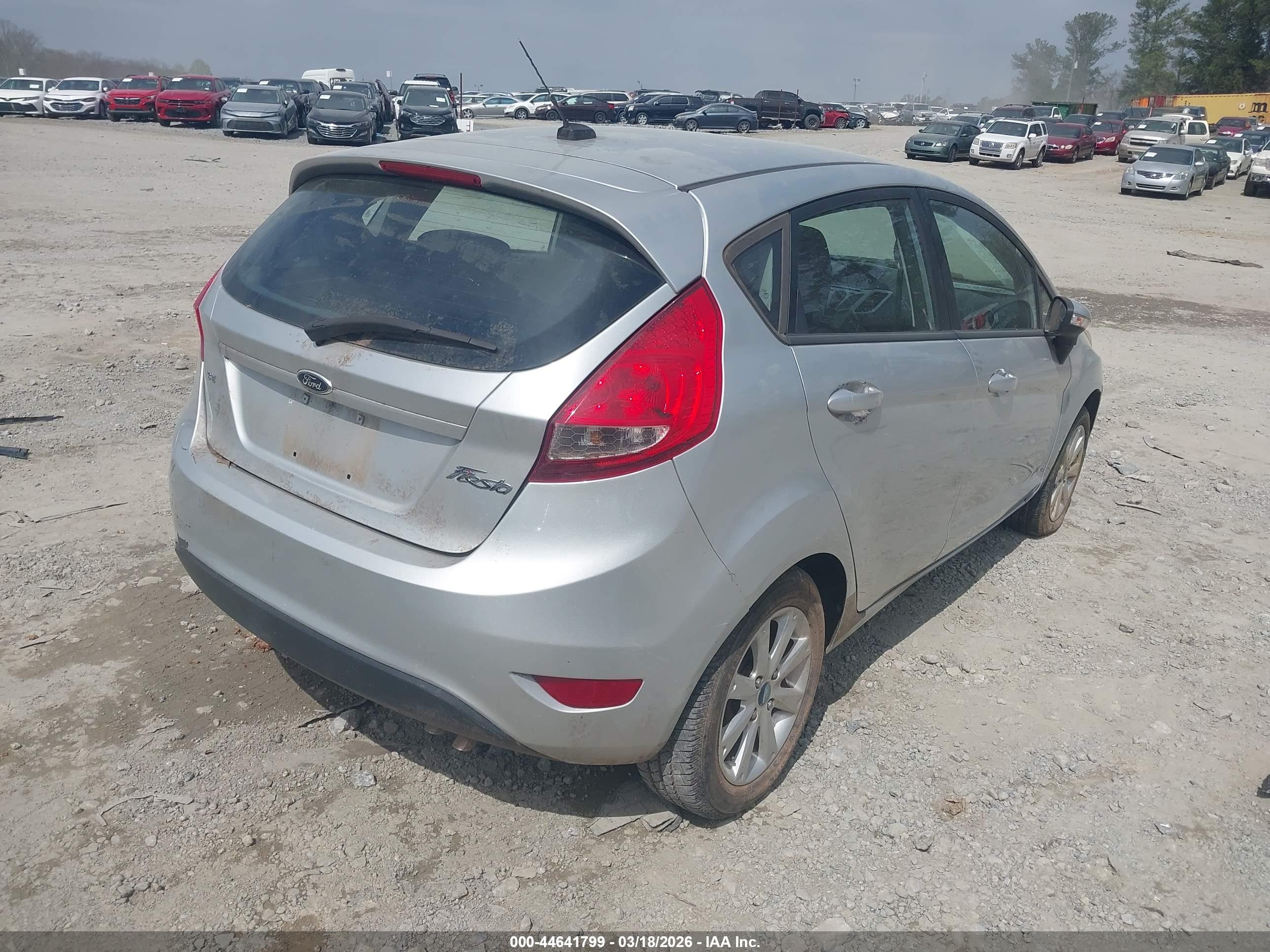 FORD FIESTA image 4