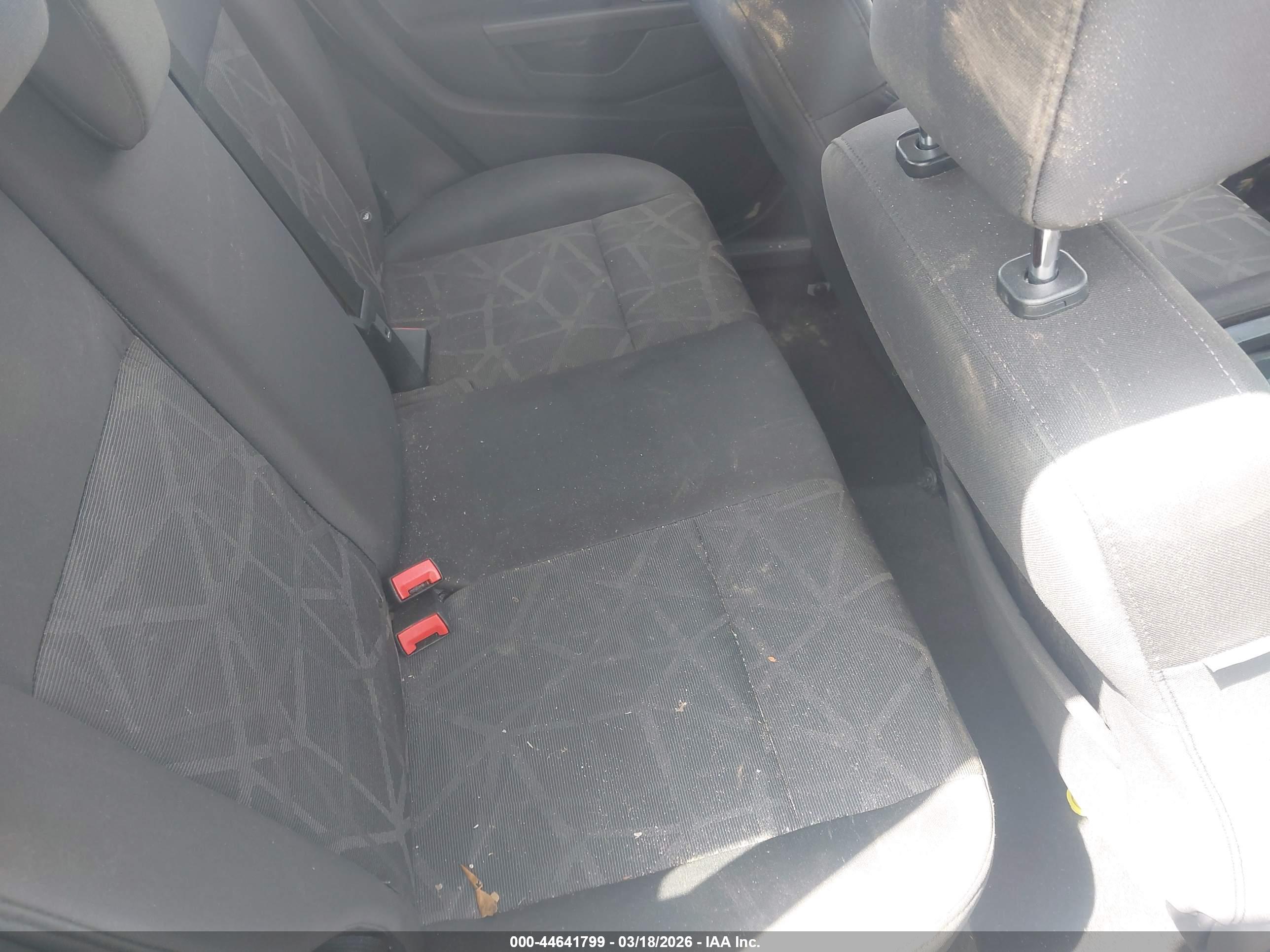 FORD FIESTA image 8